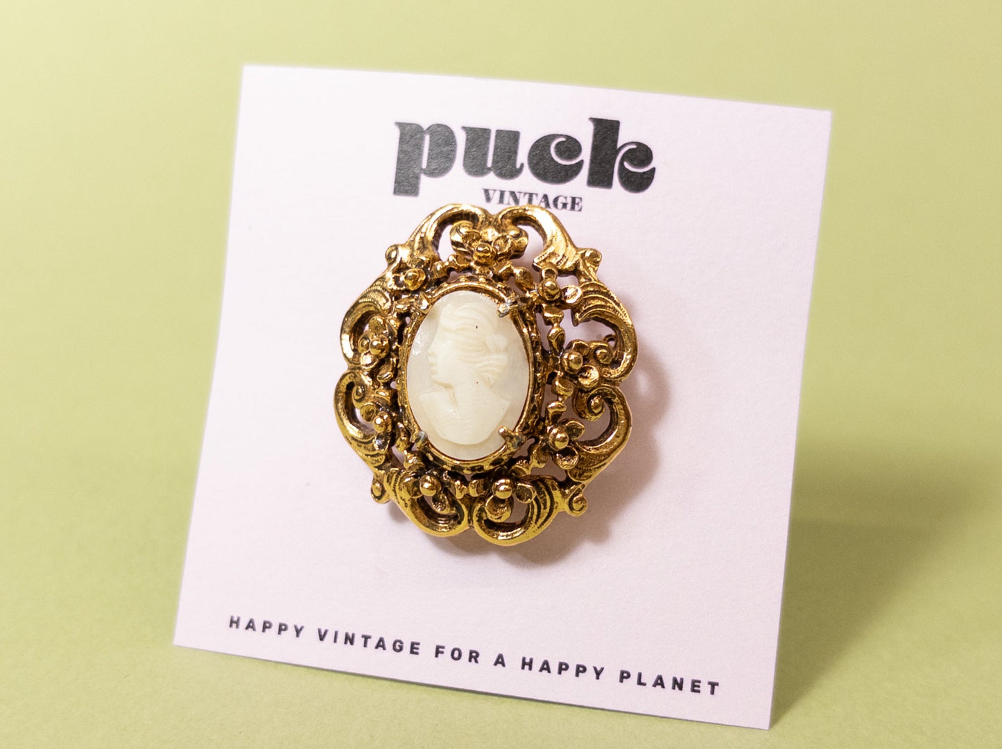 Vintage Florenza Gold Fliagree & Cream Cameo Brooch