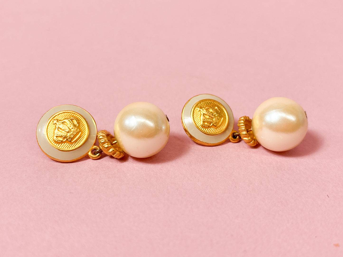 80's 90's Gold Crown & Pearl Dangle Earrings
