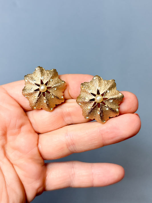 Vintage Hammered Gold Starflower Clip On Earrings
