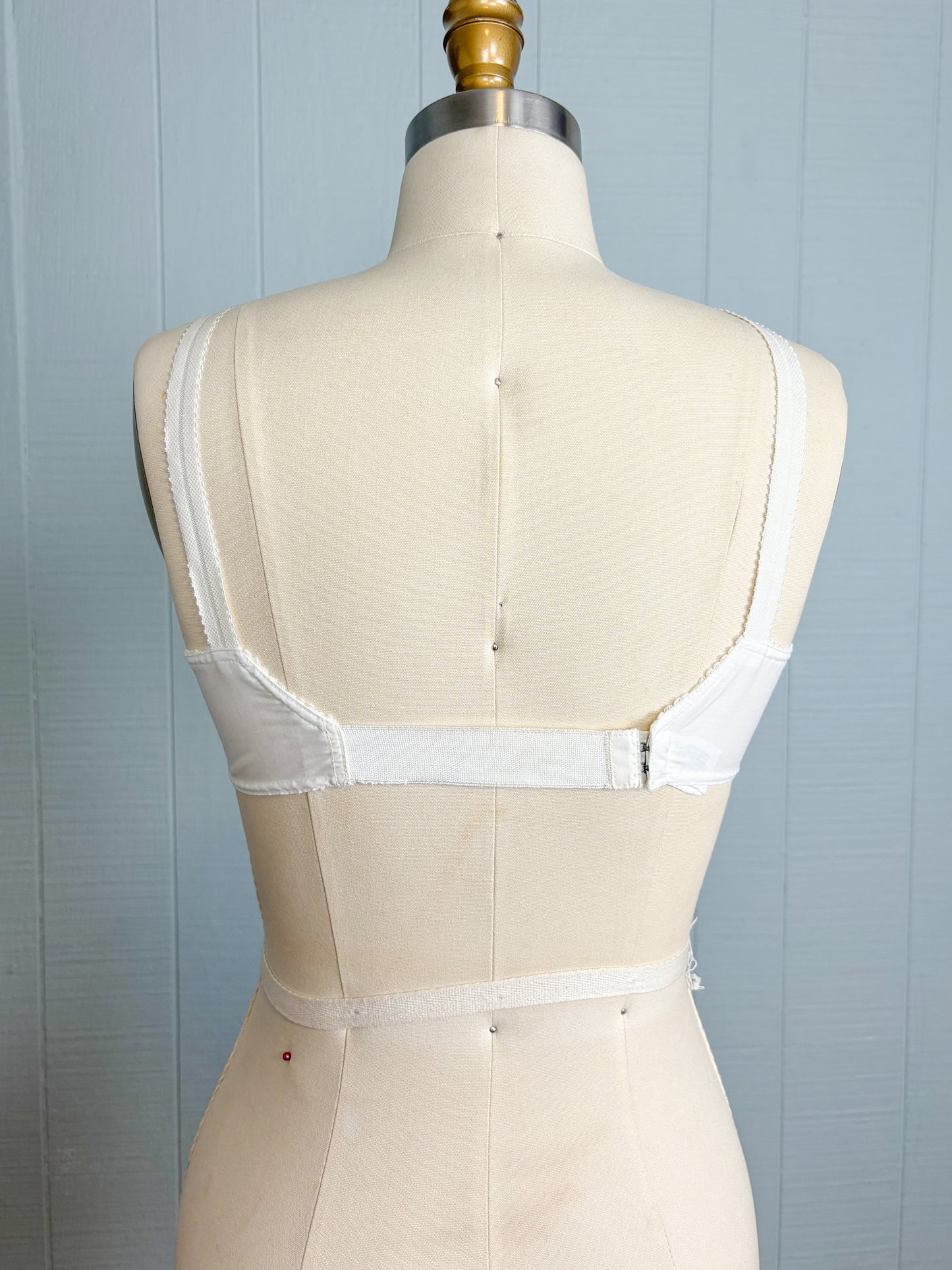 60's White Ditsy Flower Bullet Bra