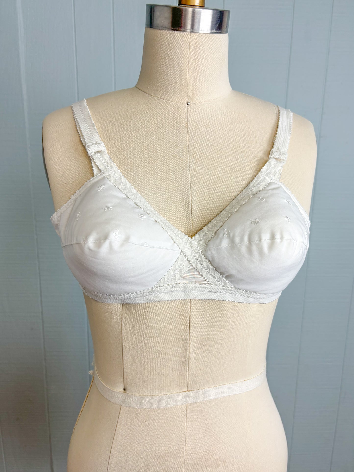 60's White Ditsy Flower Bullet Bra