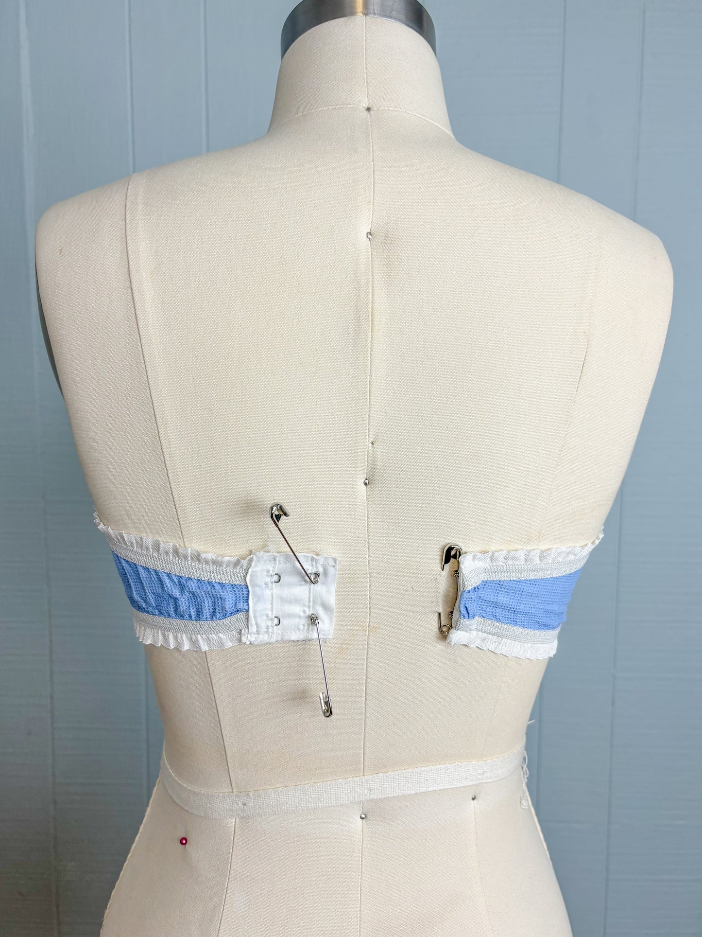 50's 60's Baby Blue Ruffle Strapless Bra | XXS