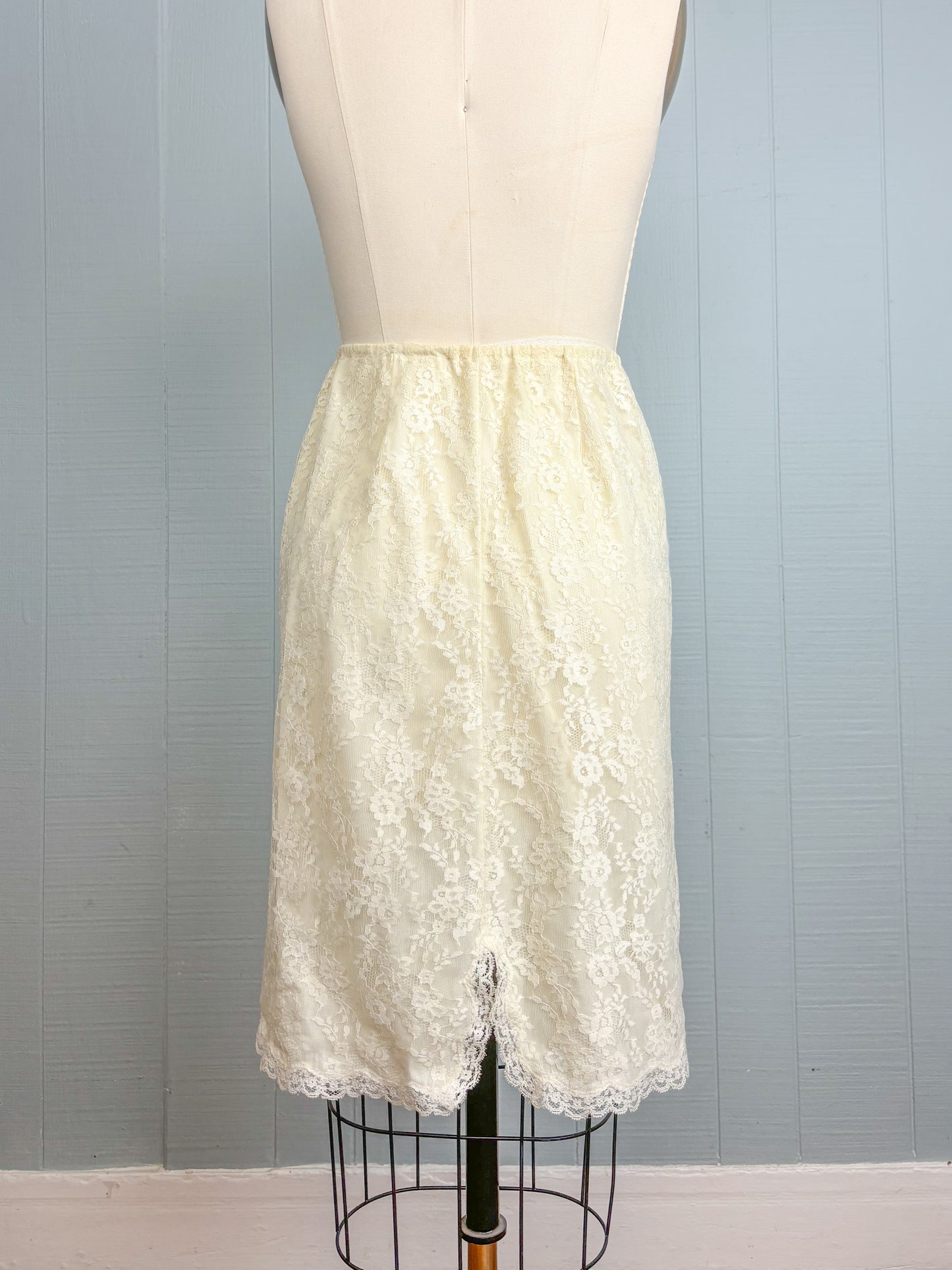 60's Cream Lace Half Slip Skirt | M