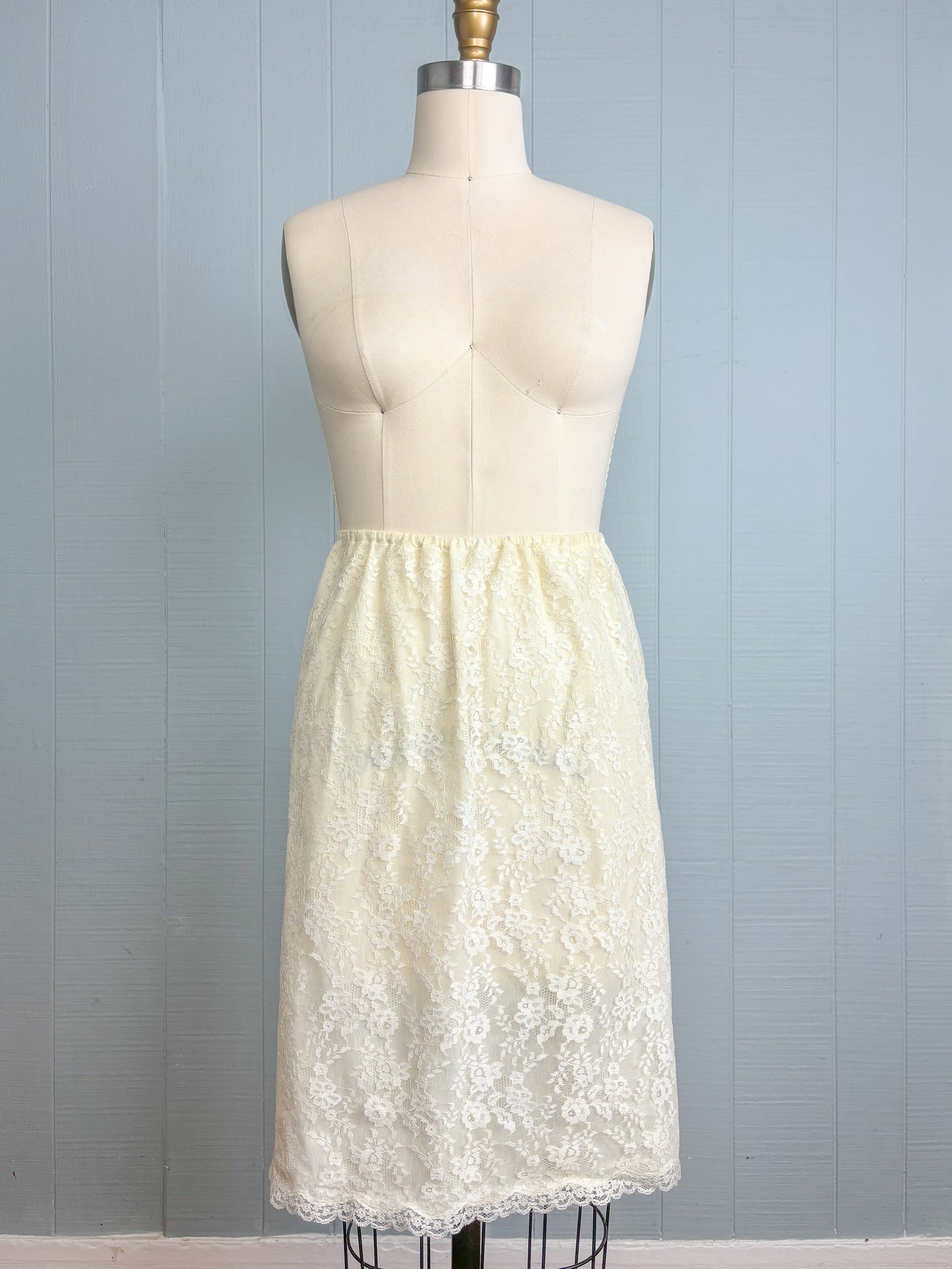 60's Cream Lace Half Slip Skirt | M