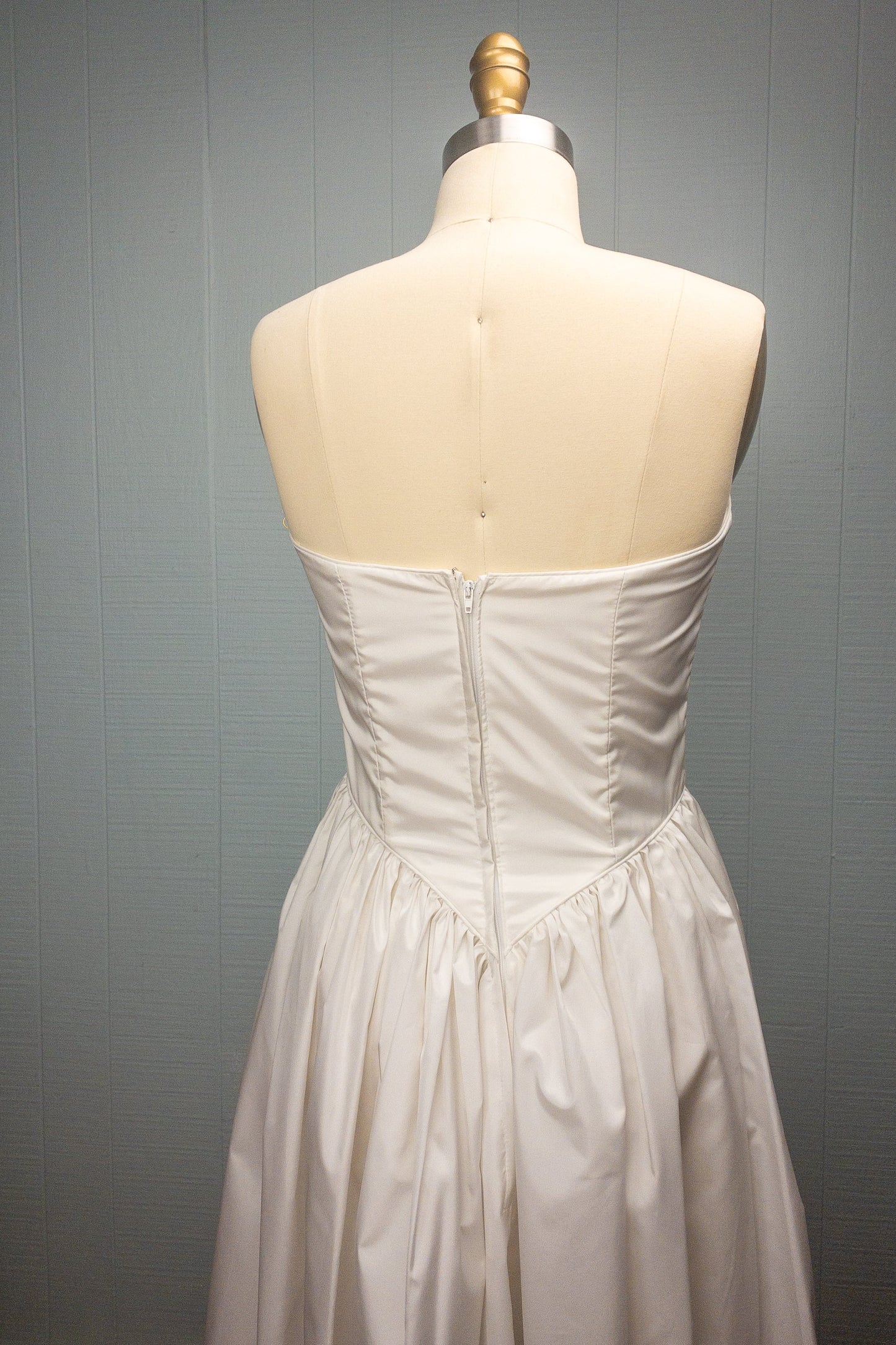 80's White Princess Strapless Gown | XS/S