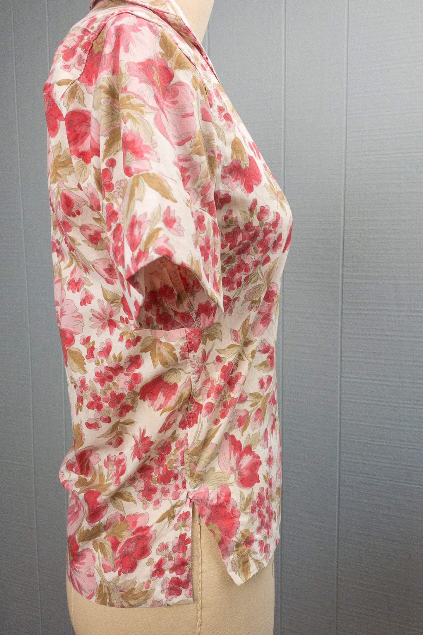 60's Graphic Rose Watercolor Blouse | S/M