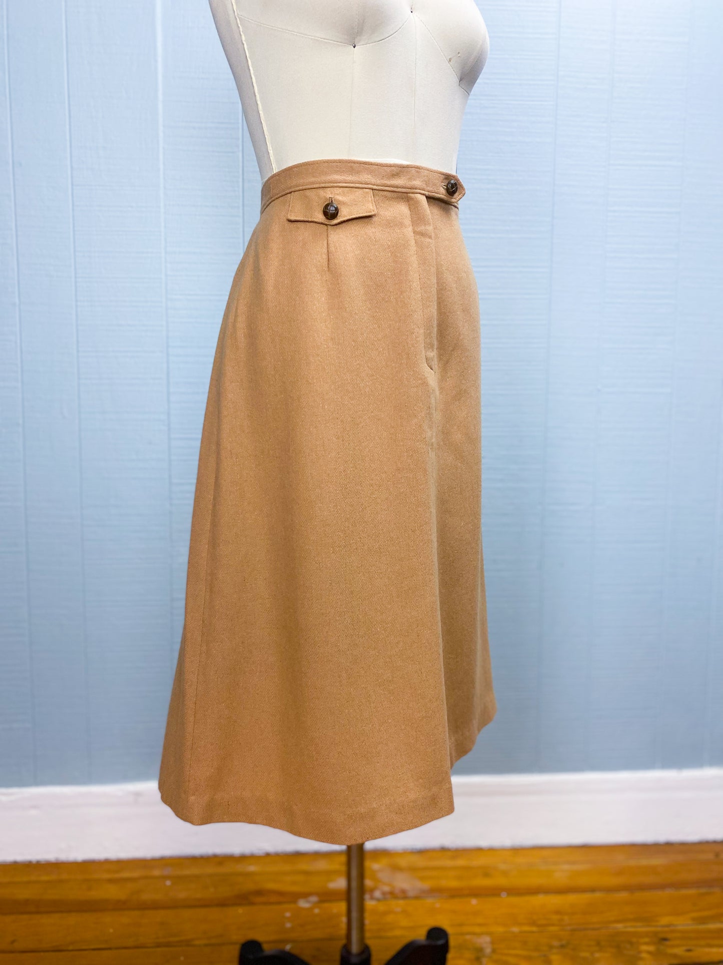 70's Peerless of Boston Tan A Line Skirt | W: 32"