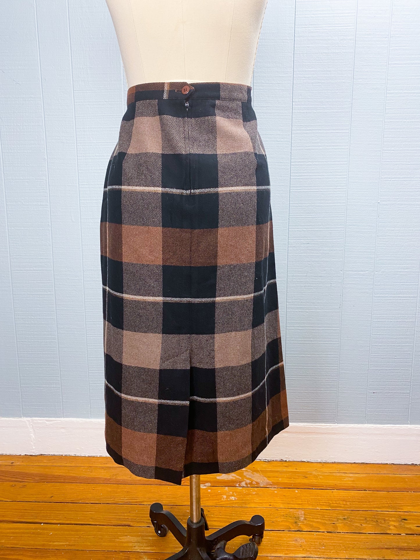 70's/80's Wool Plaid Black Brown Skirt Prestige of Boston | W: 32"