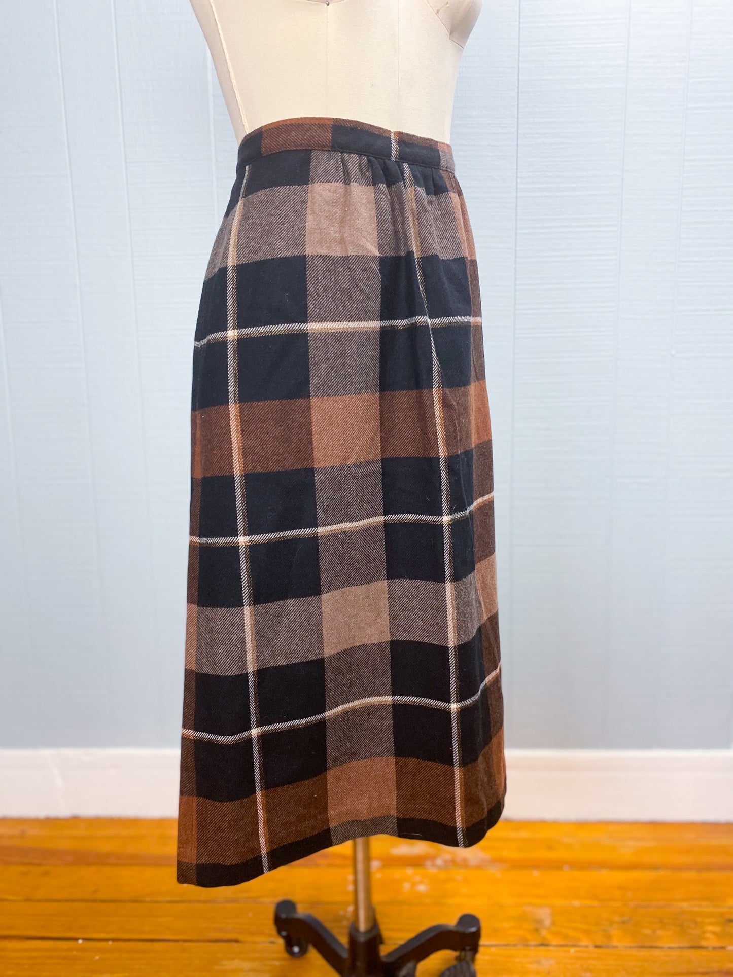 70's/80's Wool Plaid Black Brown Skirt Prestige of Boston | W: 32"