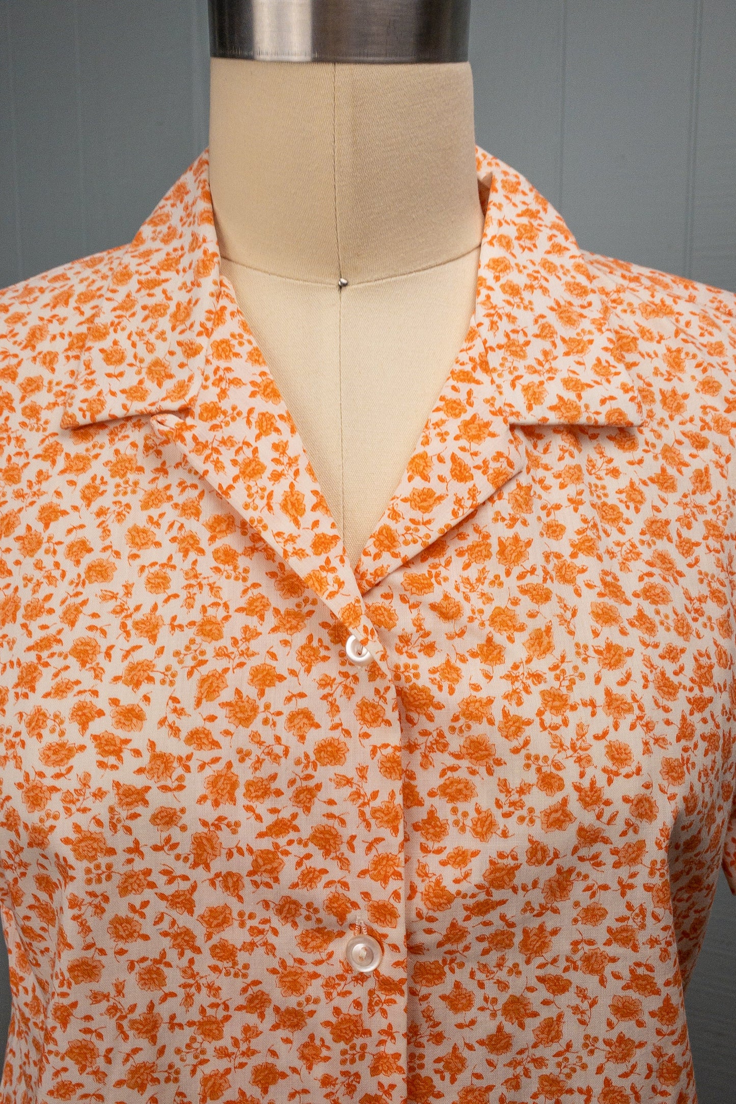 60's Orange Ditsy Floral Loop Collar Button Up Shirt | M