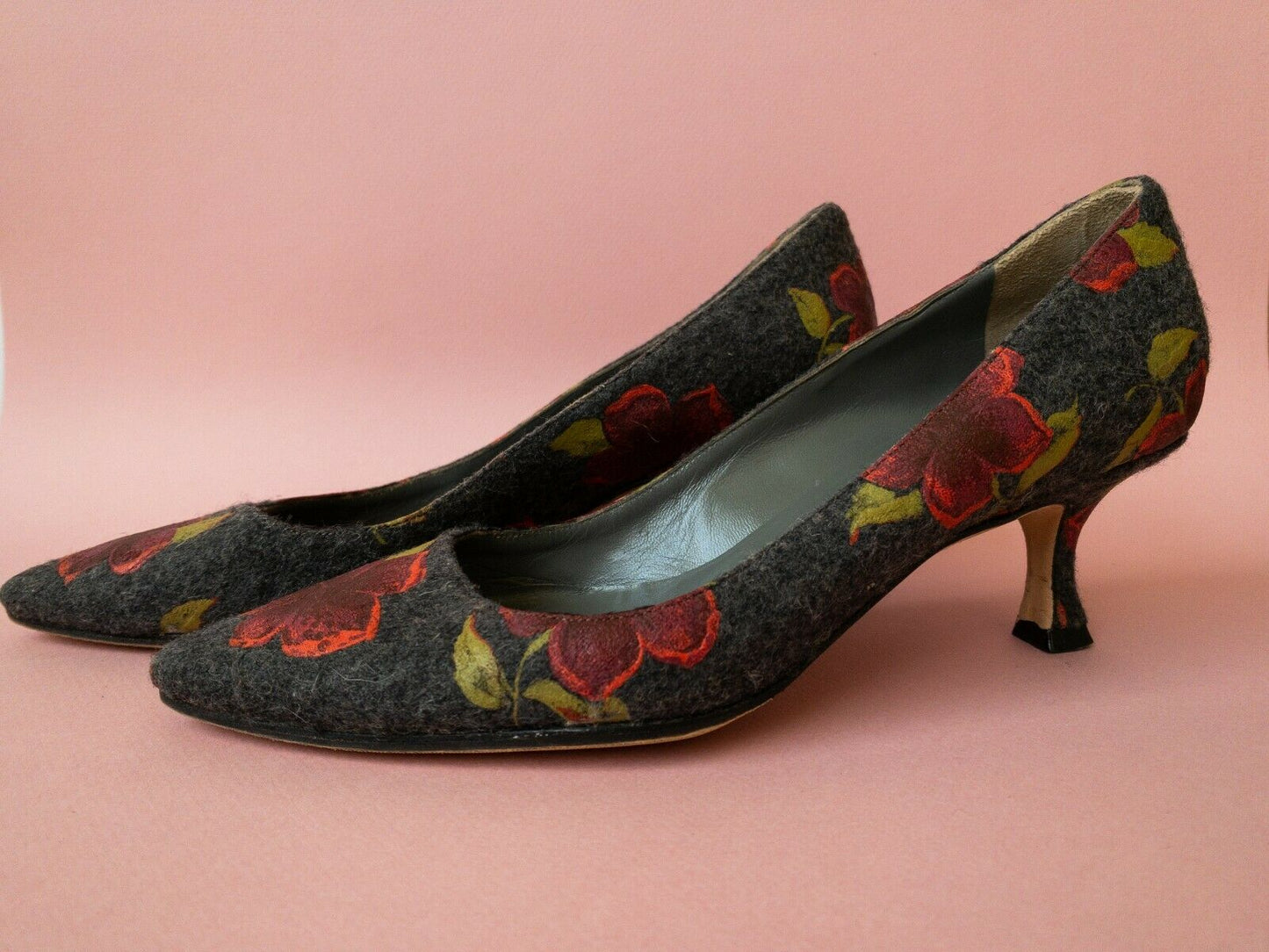 *Manolo Blahnik* Red Painted Roses & Grey Wool Kitten Heel | 36.5 /6.5