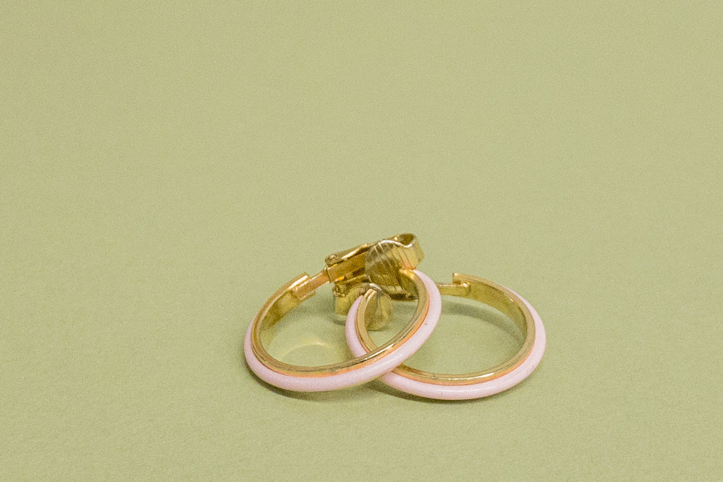 80's 90's Baby Pink Small Hoop Earring