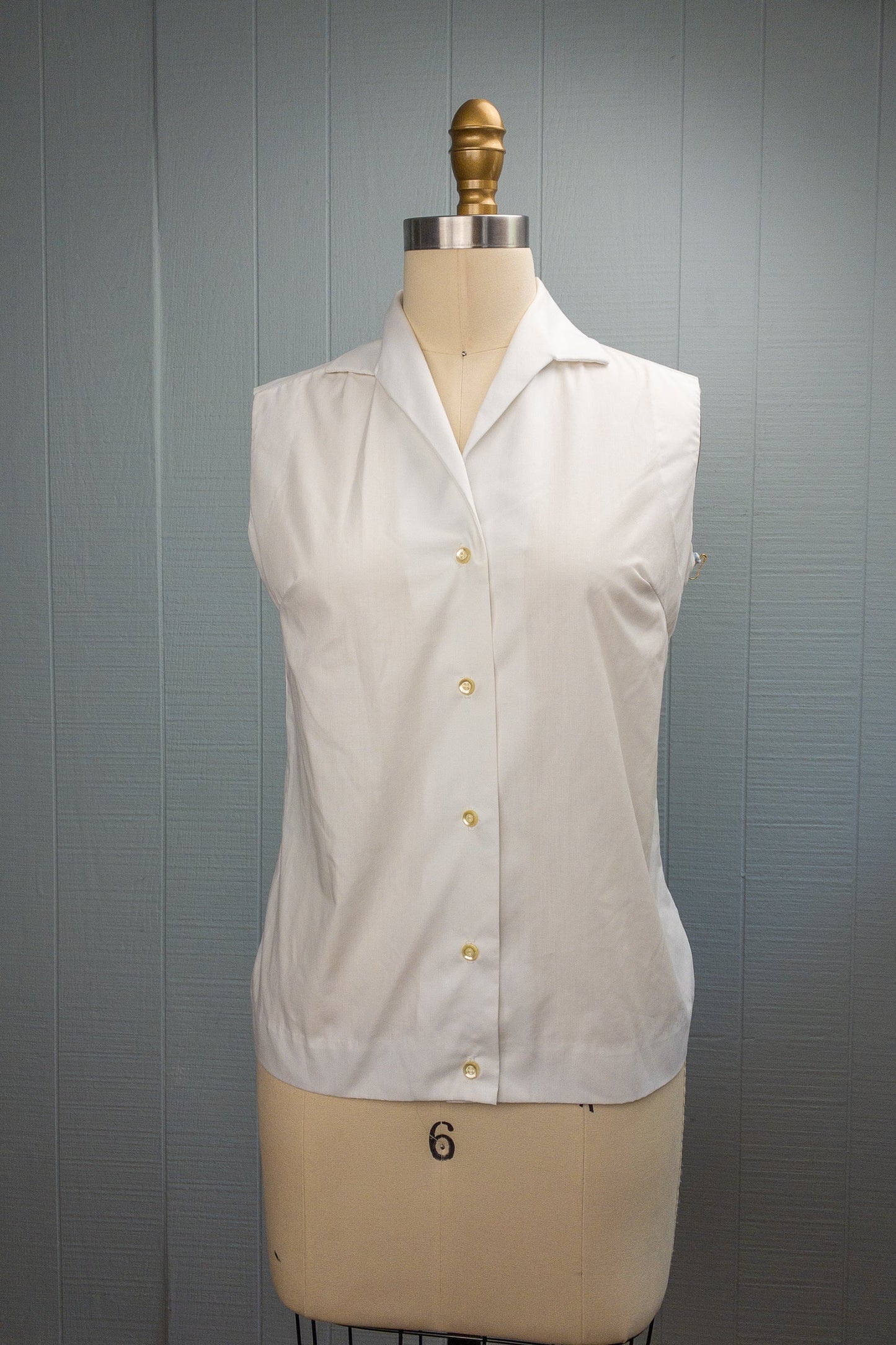 50's "Lady Van Heusen" White Button Up | S