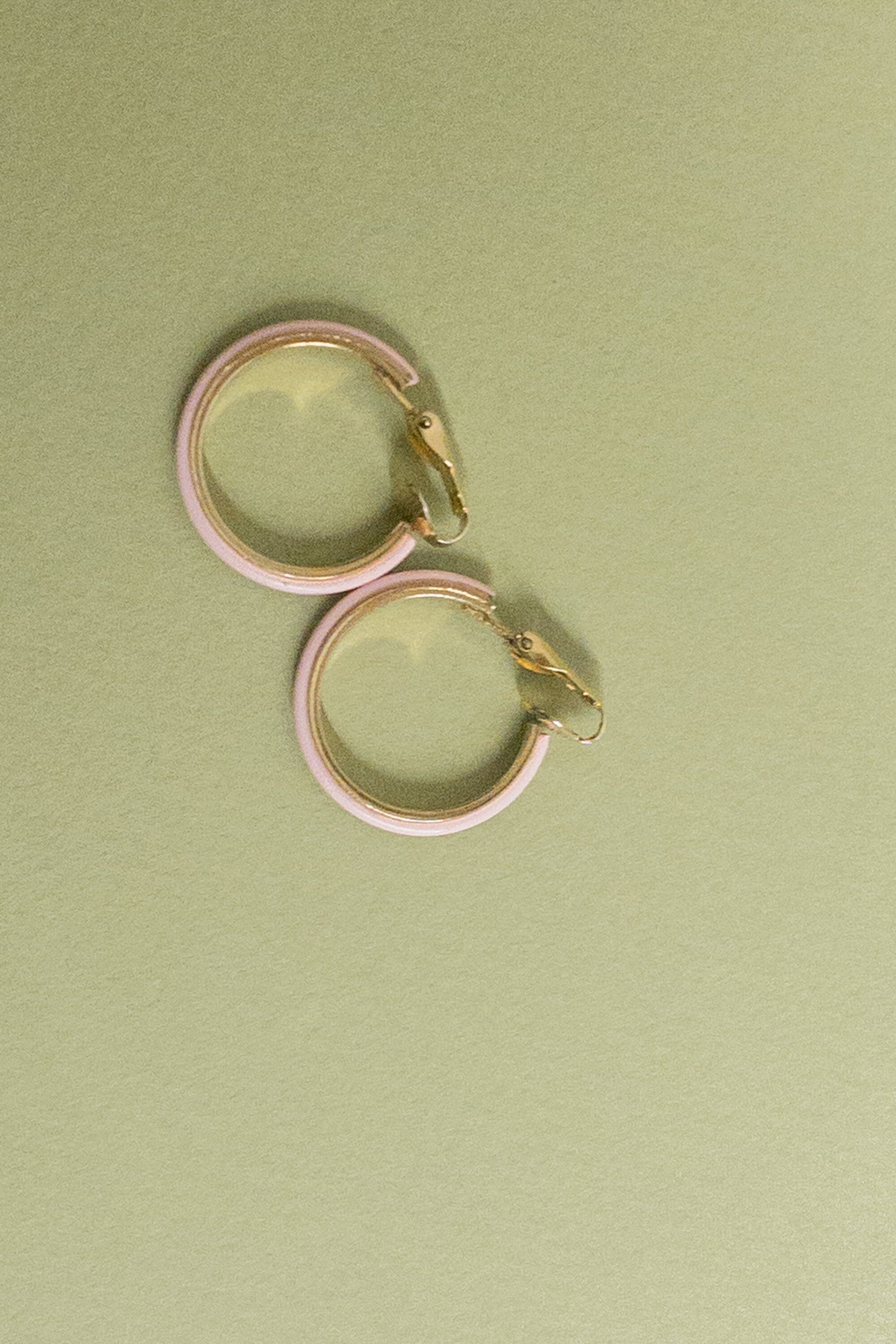 80's 90's Baby Pink Small Hoop Earring