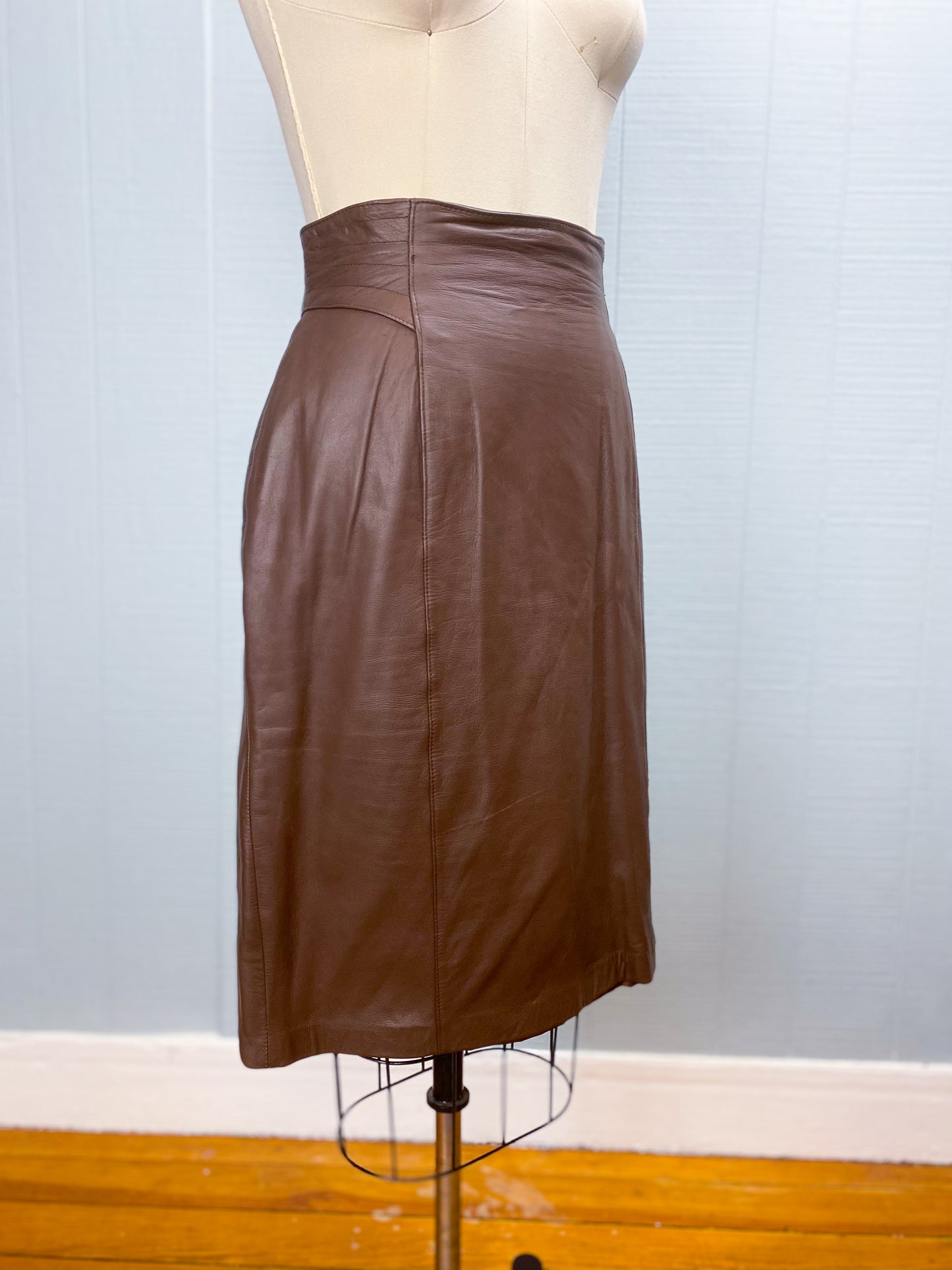 80's 90's Toffs Brown Leather Skirt | W: 29"