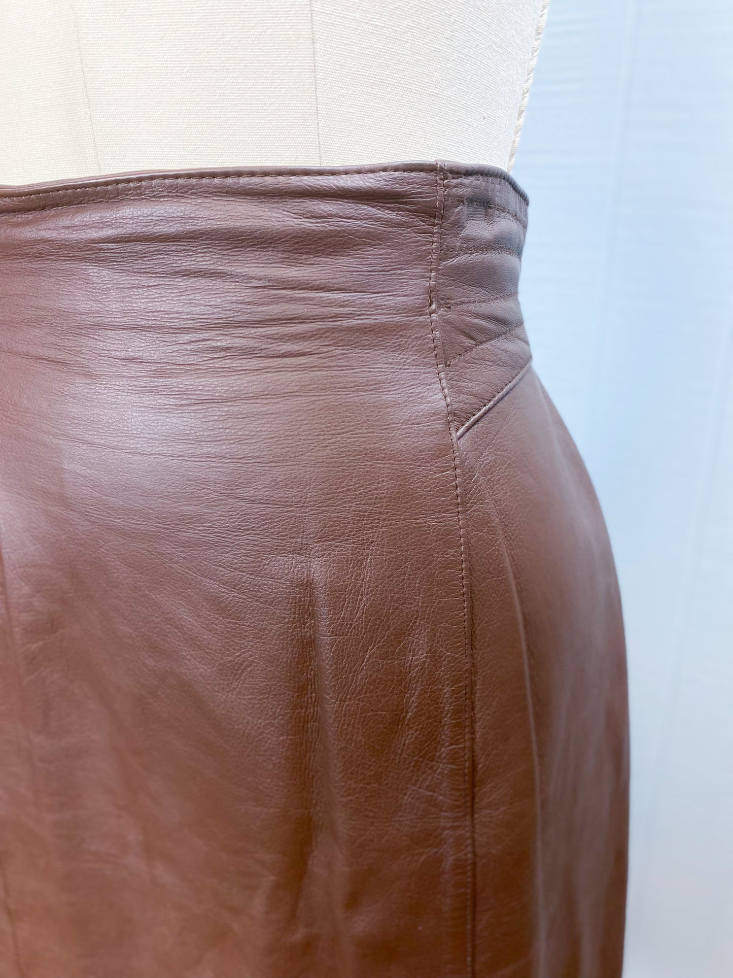 80's 90's Toffs Brown Leather Skirt | W: 29"