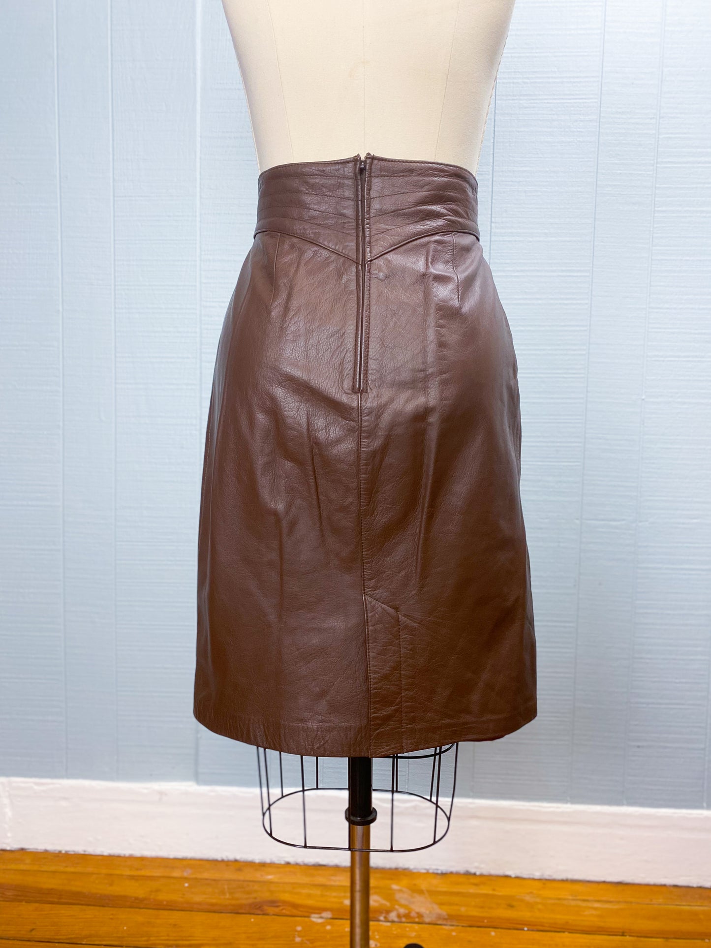 80's 90's Toffs Brown Leather Skirt | W: 29"