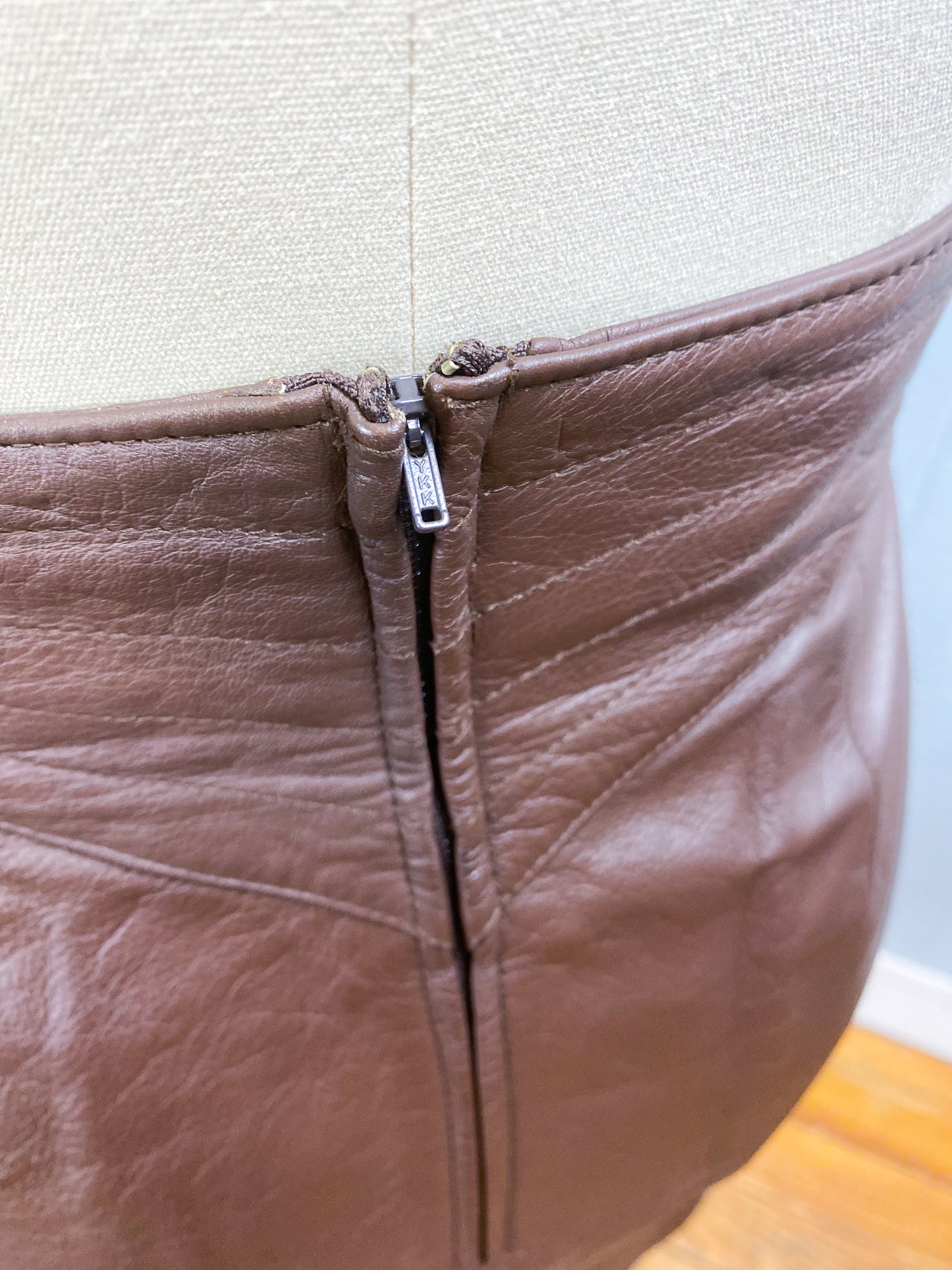80's 90's Toffs Brown Leather Skirt | W: 29"