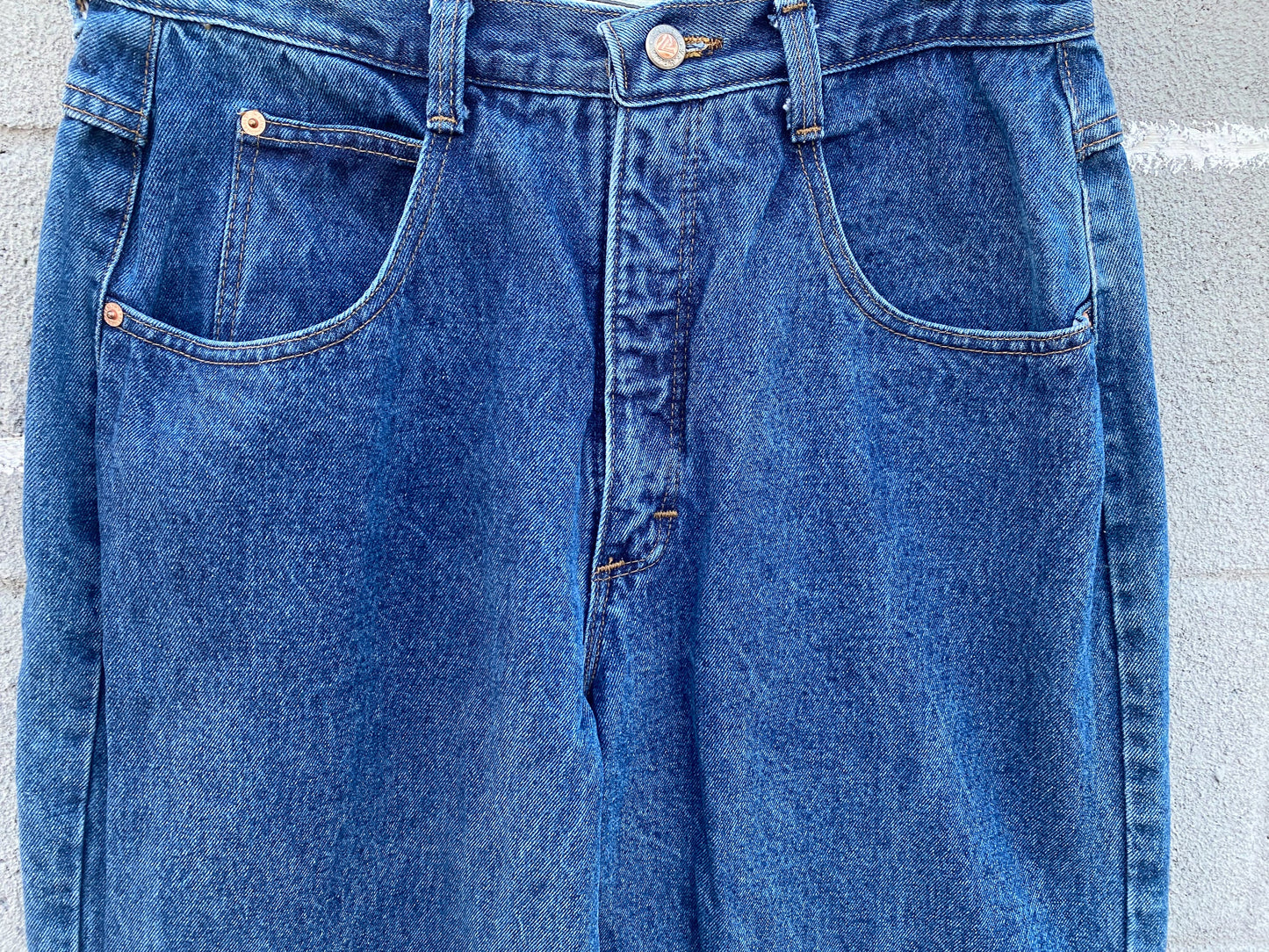 90s Venezia Vitale Mid Wash Mom Jeans | 32" x 31"
