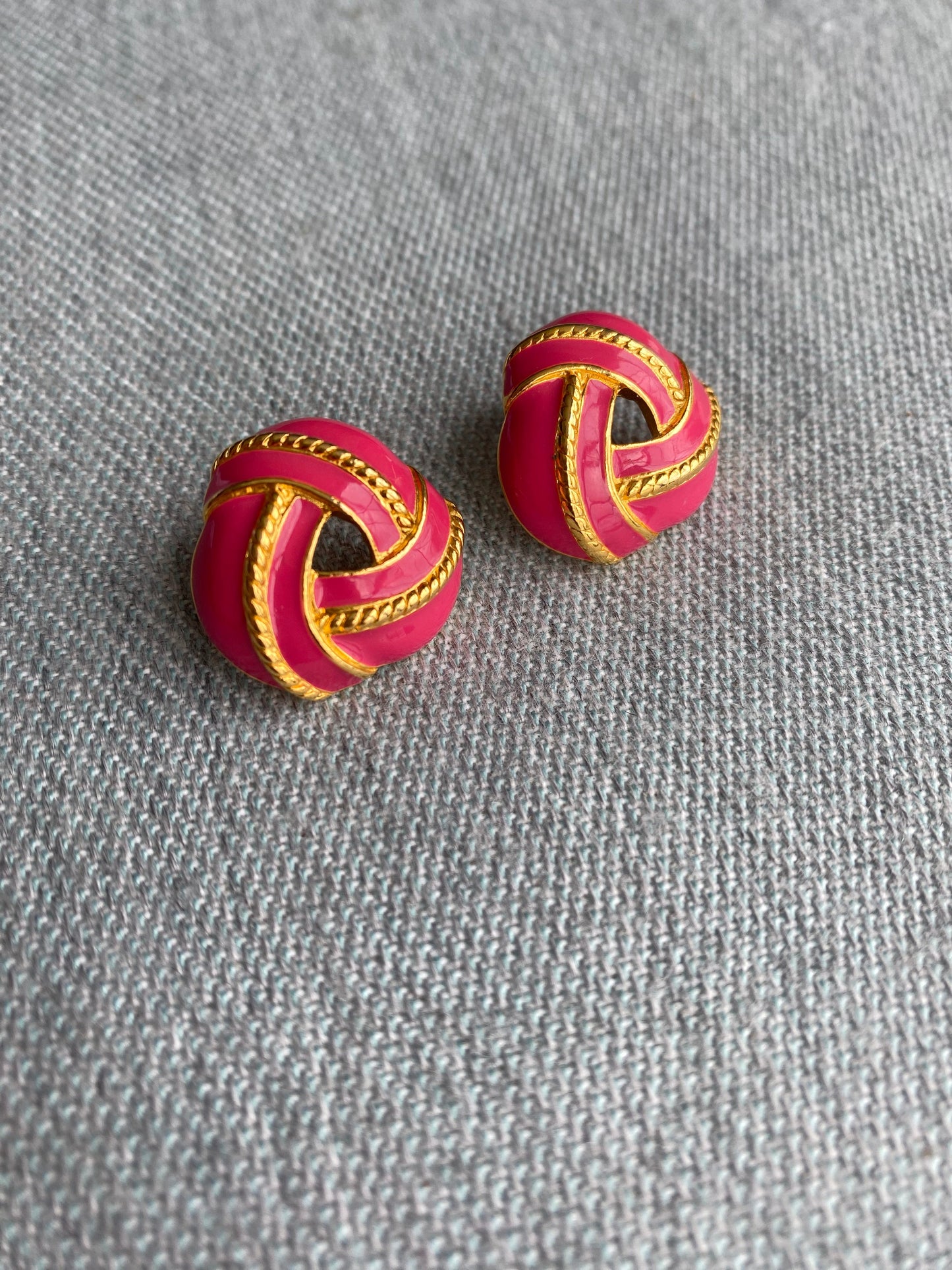 80's Barbie Pink & Gold Knot Earrings