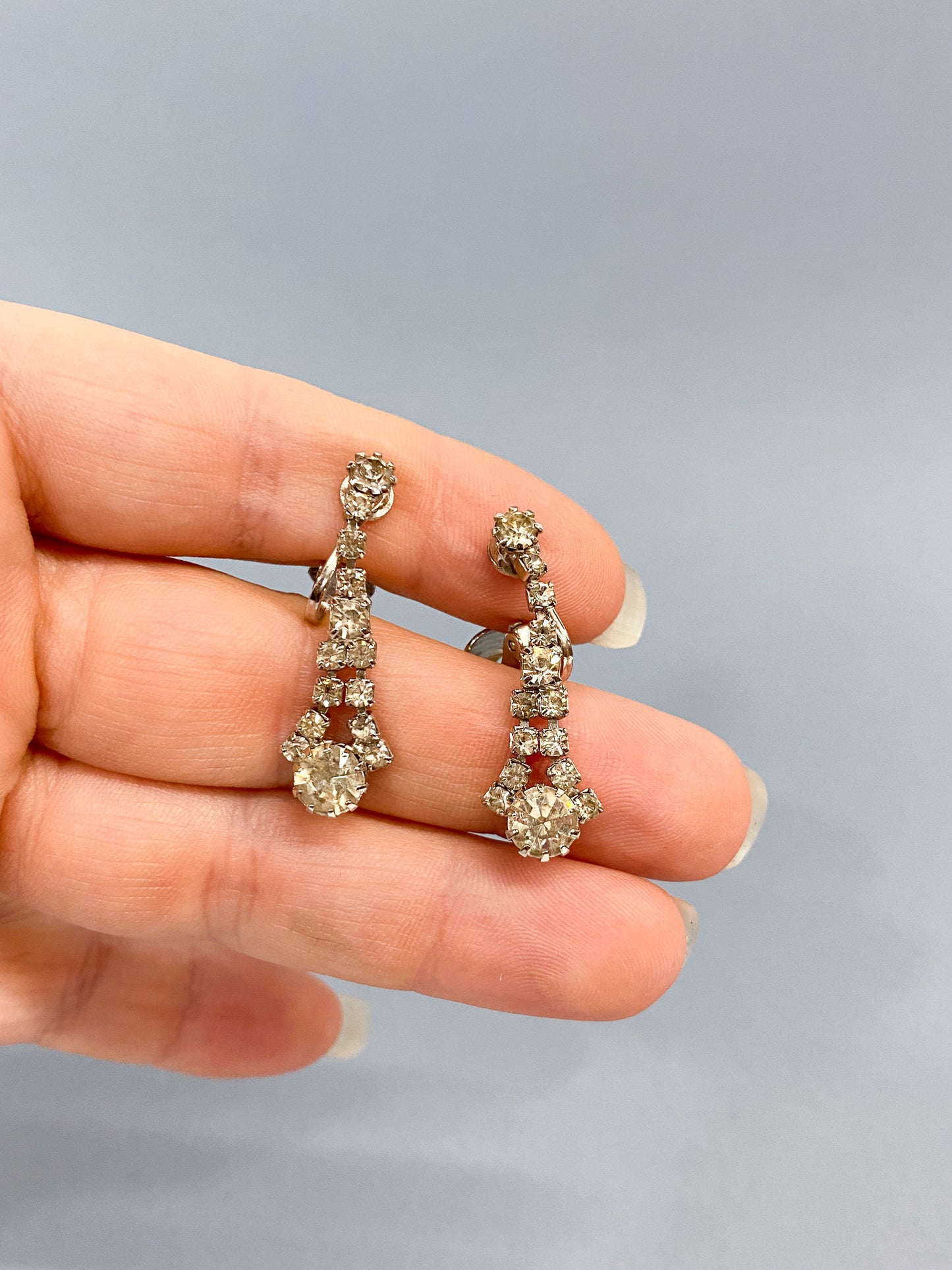 Glitzy Rhinestone Crystal Tear Drop Dangle Vintage Clip On Earrings