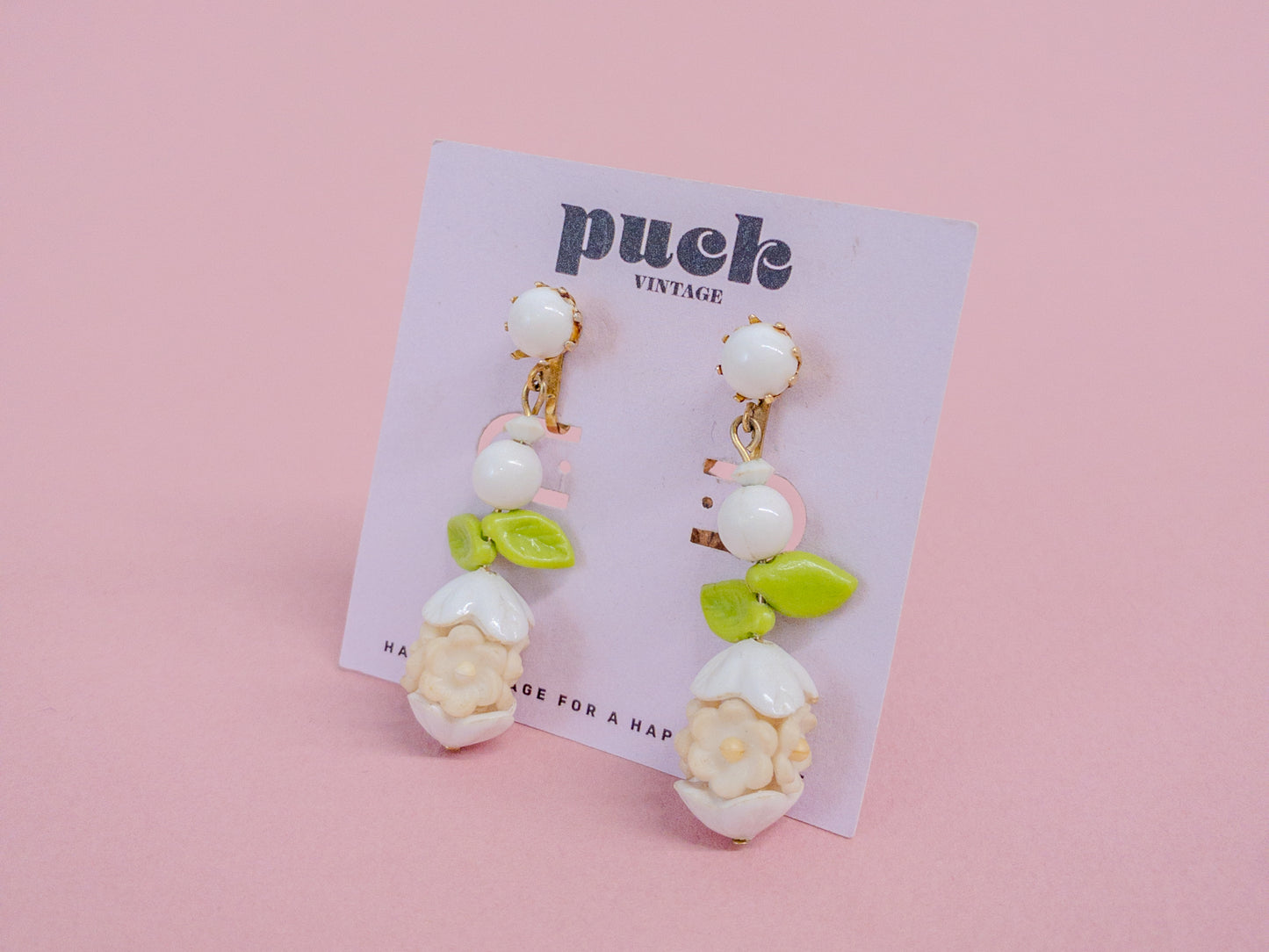 60's 70's White Daisy Floral Leaf Hippie Dangle Clip On Earrings