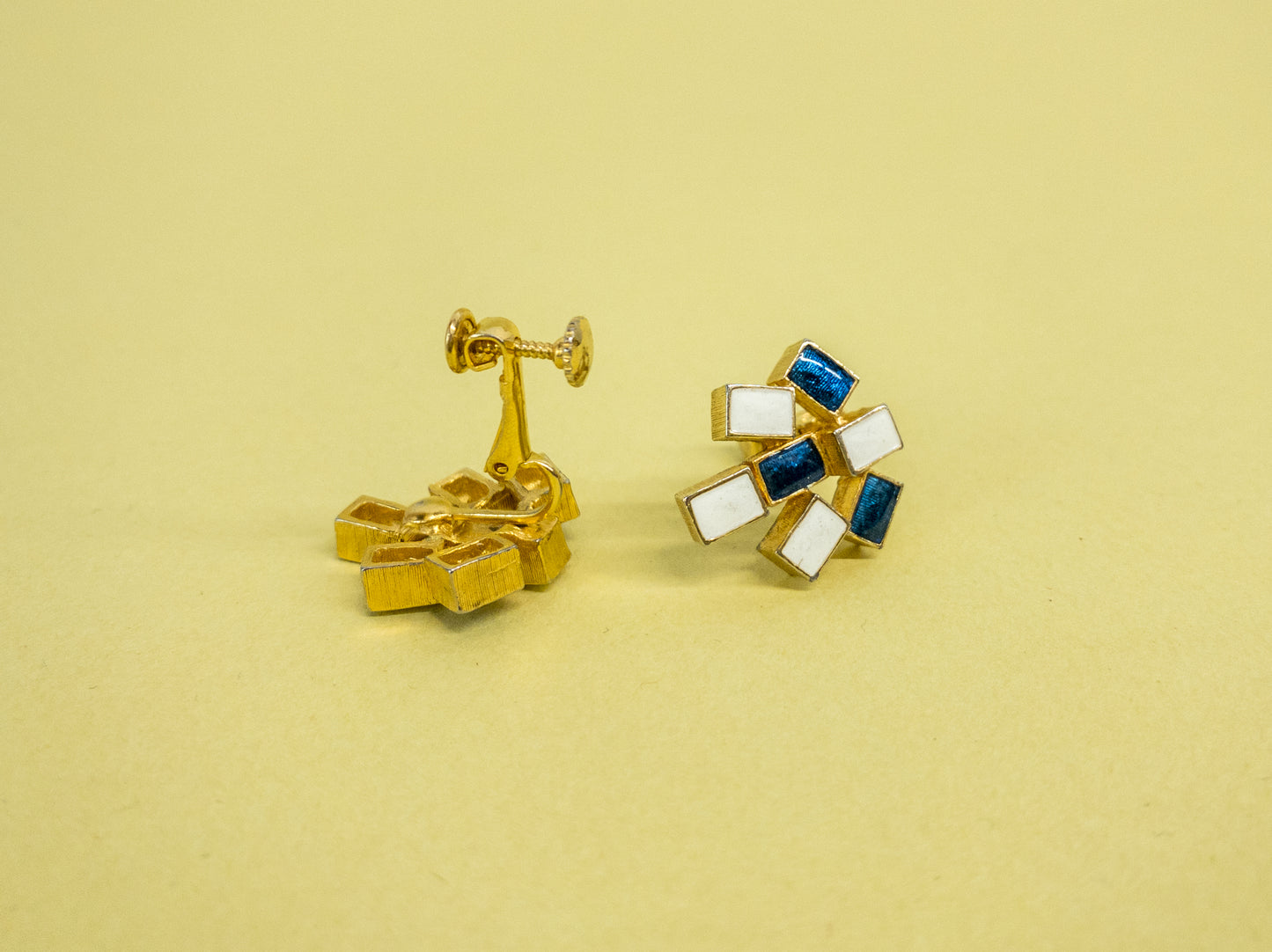 80's White Navy Blue Enamel Gold Screw Back Clip On Earrings