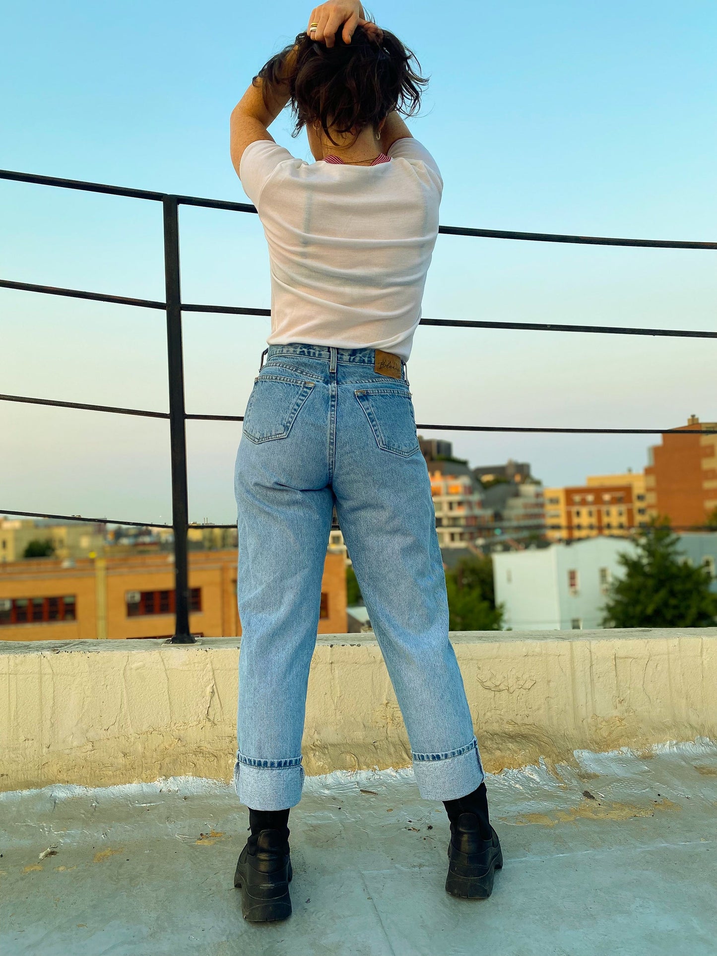 90's Light Wash Boyfriend Jeans | 31" x 29"