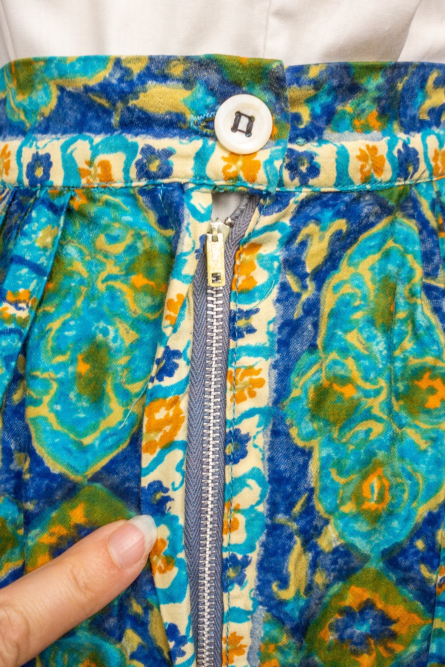 50s Blues & Poppy Skirt | 29"