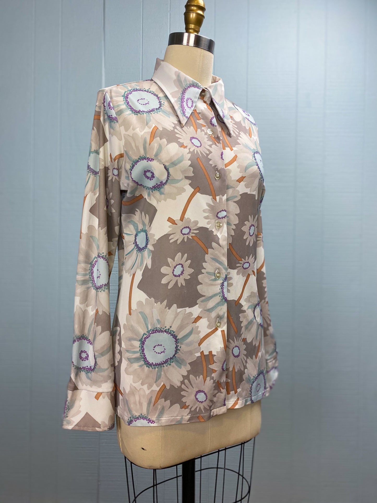70's Greige Floral Button Down Blouse Dagger Collar | M/L