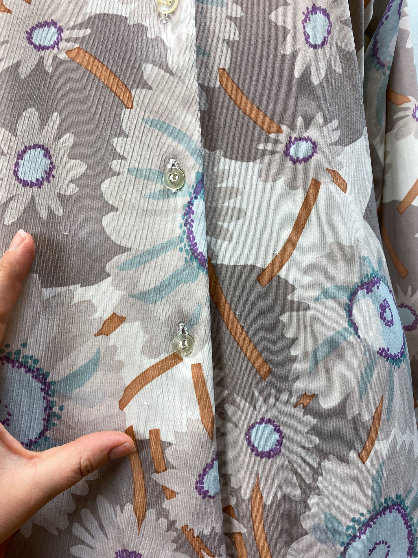 70's Greige Floral Button Down Blouse Dagger Collar | M/L