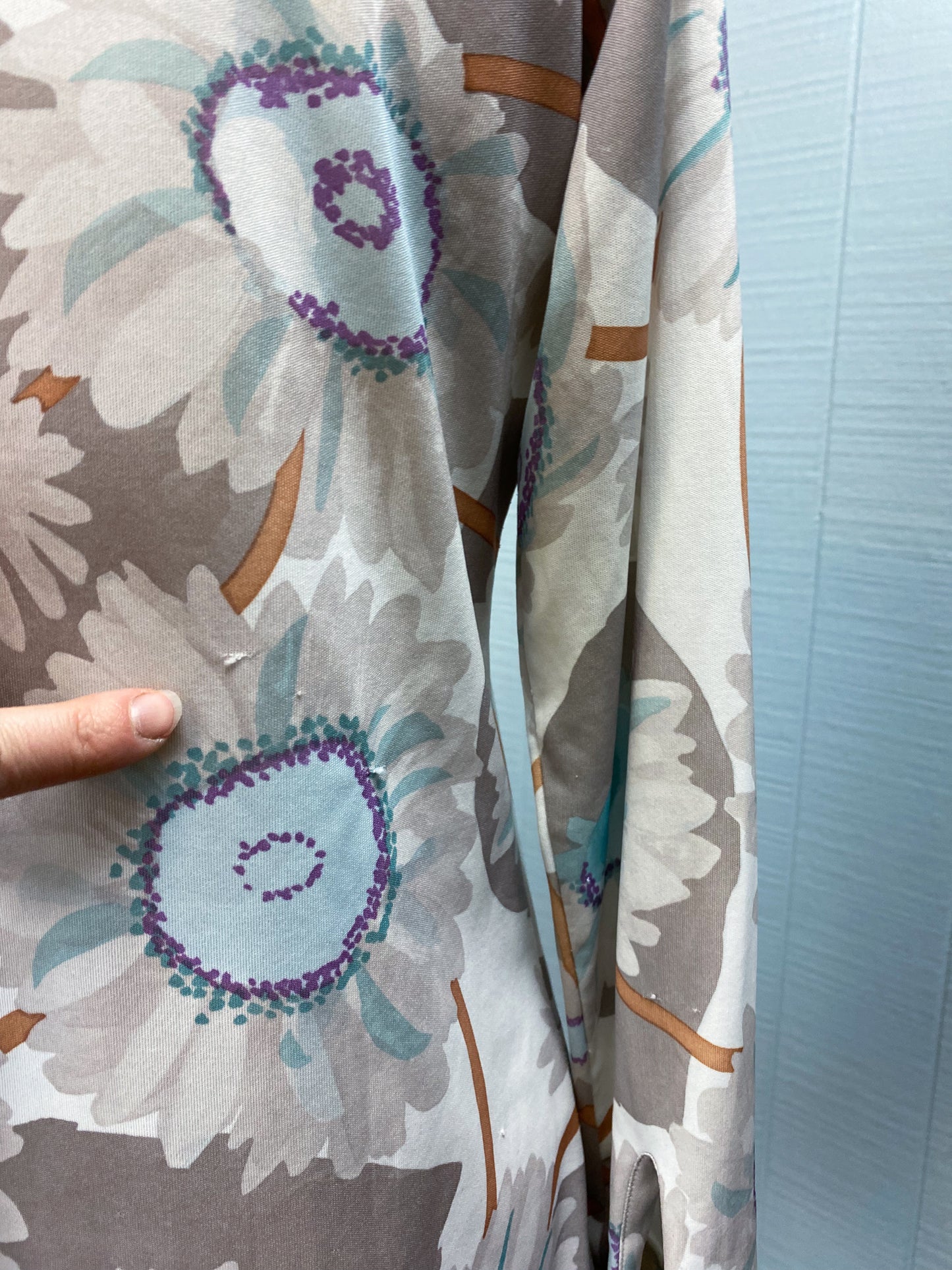 70's Greige Floral Button Down Blouse Dagger Collar | M/L