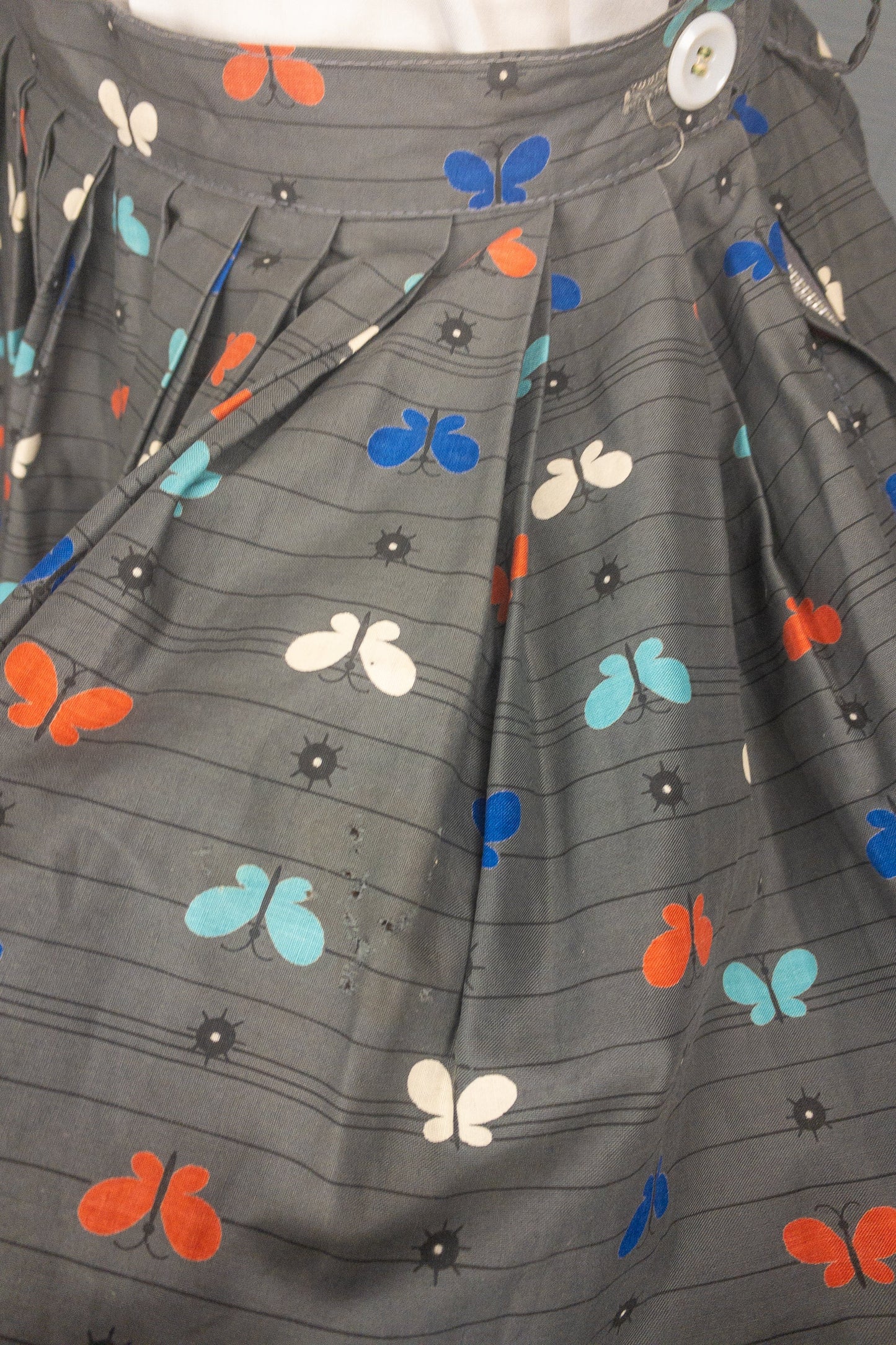 50's Grey Butterfly Skirt | 28"
