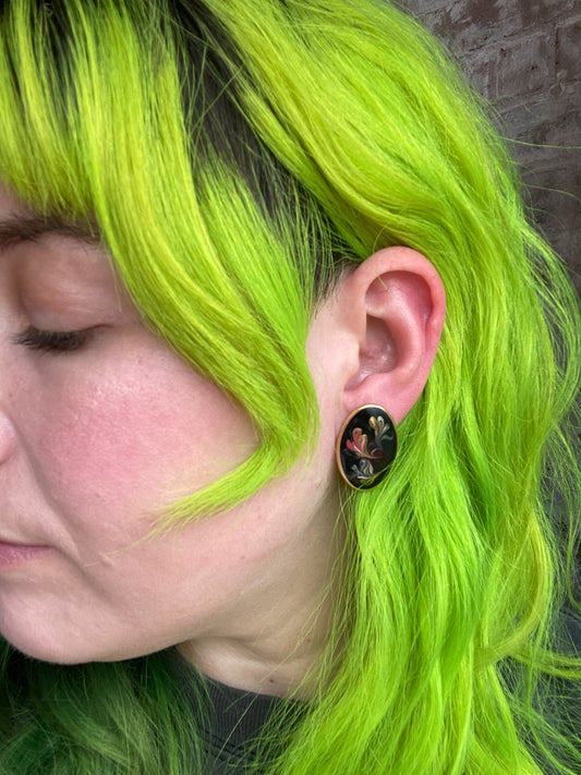 Black Enamel Cameo Swirl Pierced Post