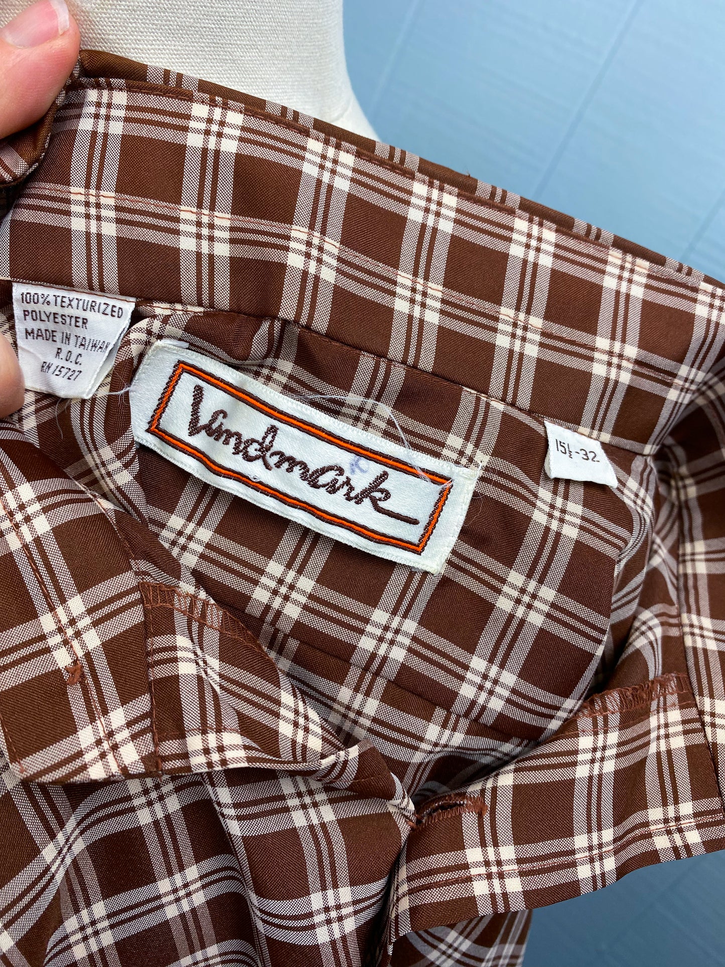 70s 80s Brown & White Plaid Dagger Collar Western Shirt | M/L