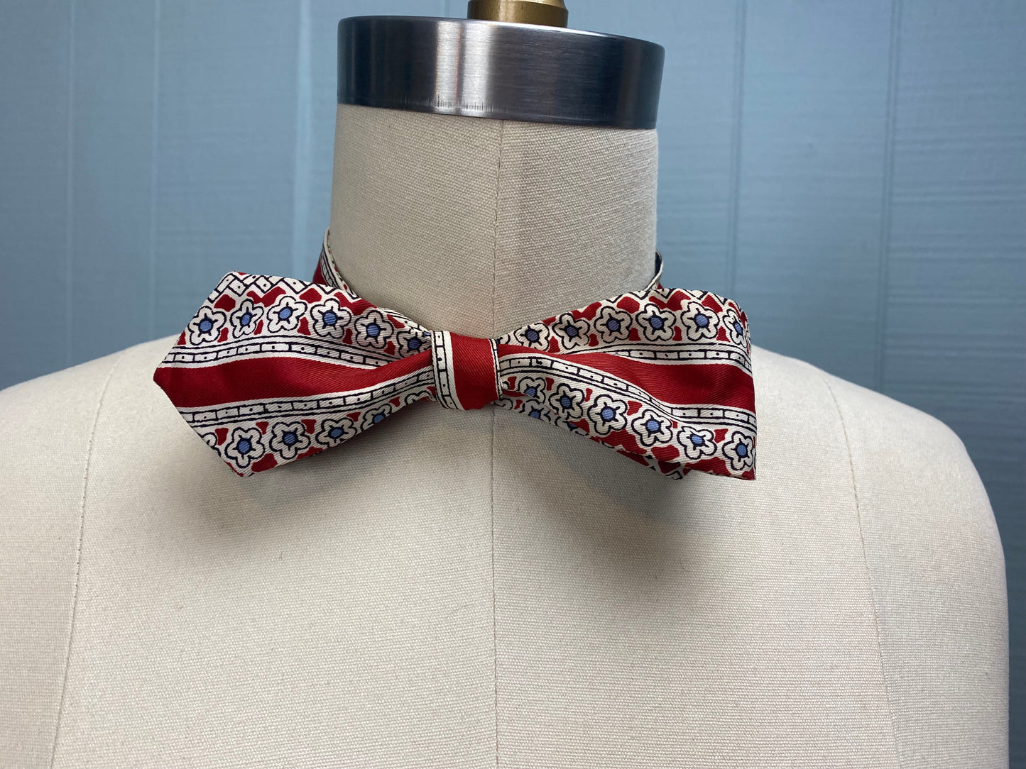 50's Self-Tie Wine Red Blue Graphic Print Bowtie