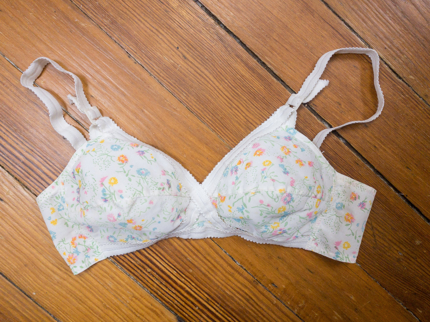 60's Pastel Floral Bullet Bra | 32DD/E