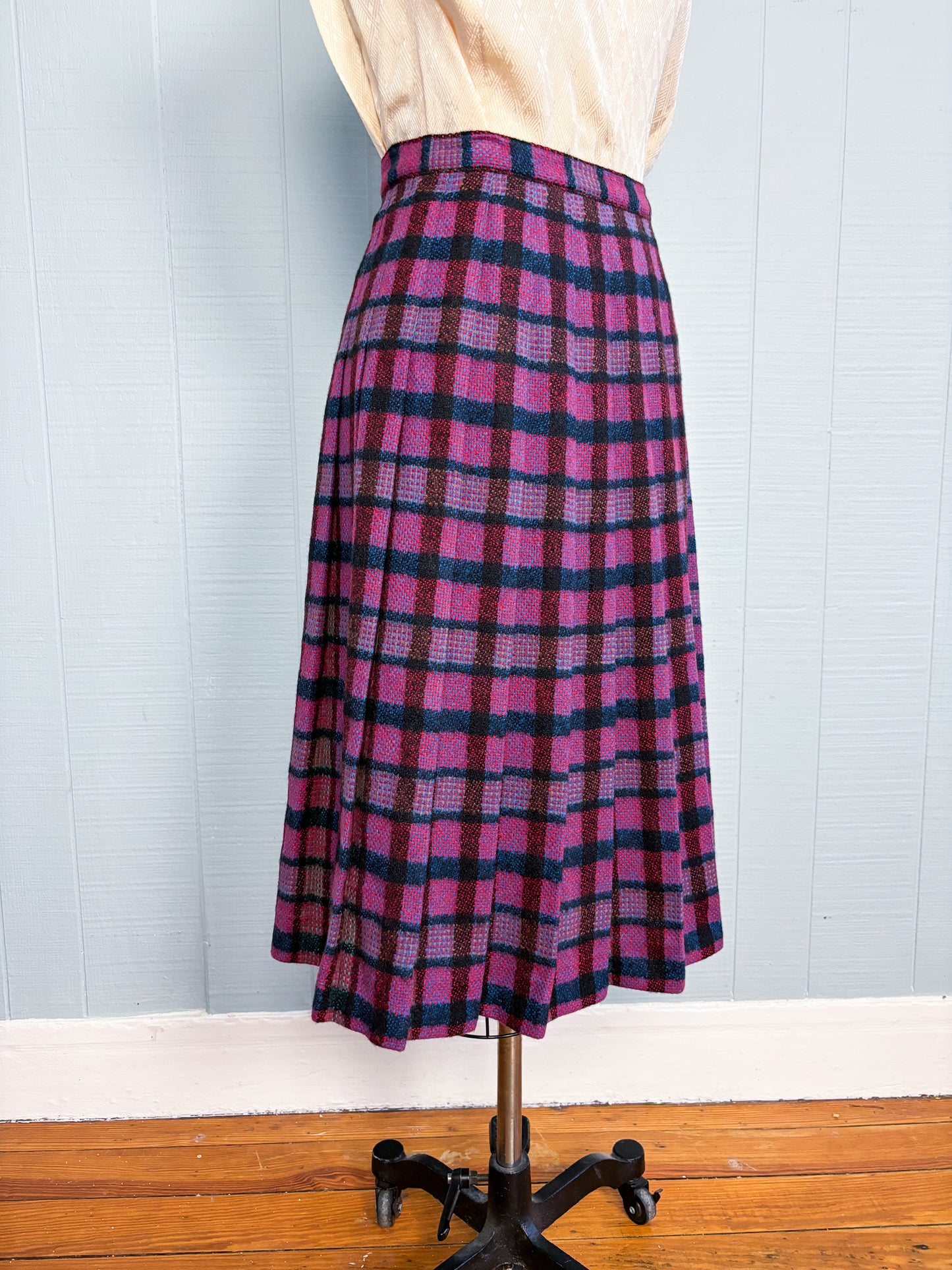 50's 60's Mrs. Maisel Purple Plaid Pleated Skirt | W: 26"
