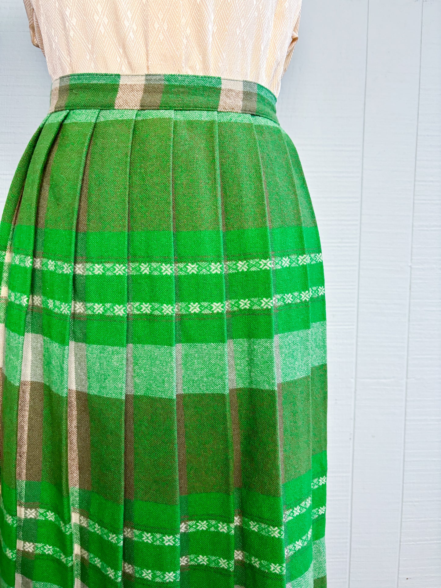 50's 60's Mrs. Maisel Green Plaid Pleated Skirt | W: 25"