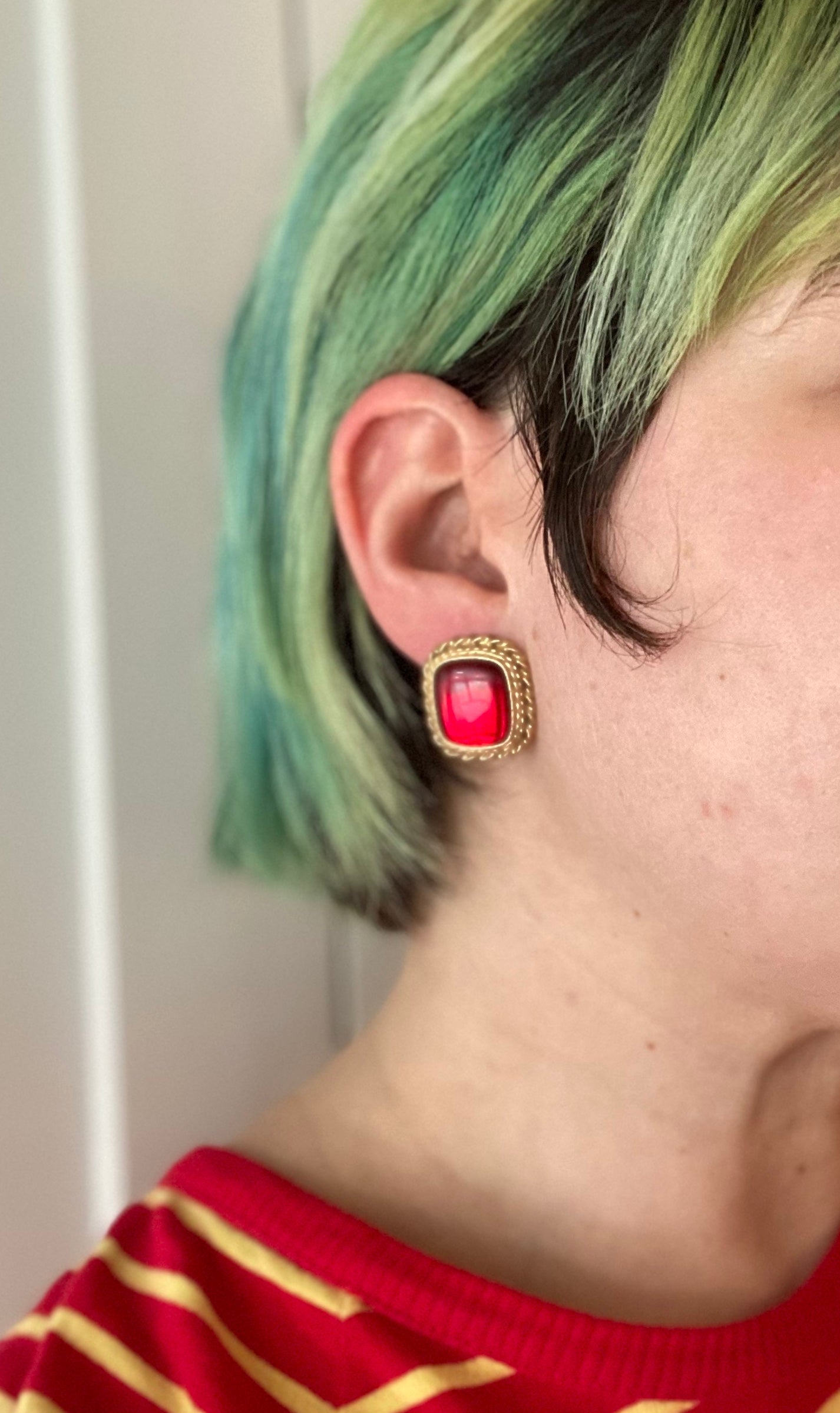 80's Ruby Square Cabachon Gold Rope Pierced Earrings