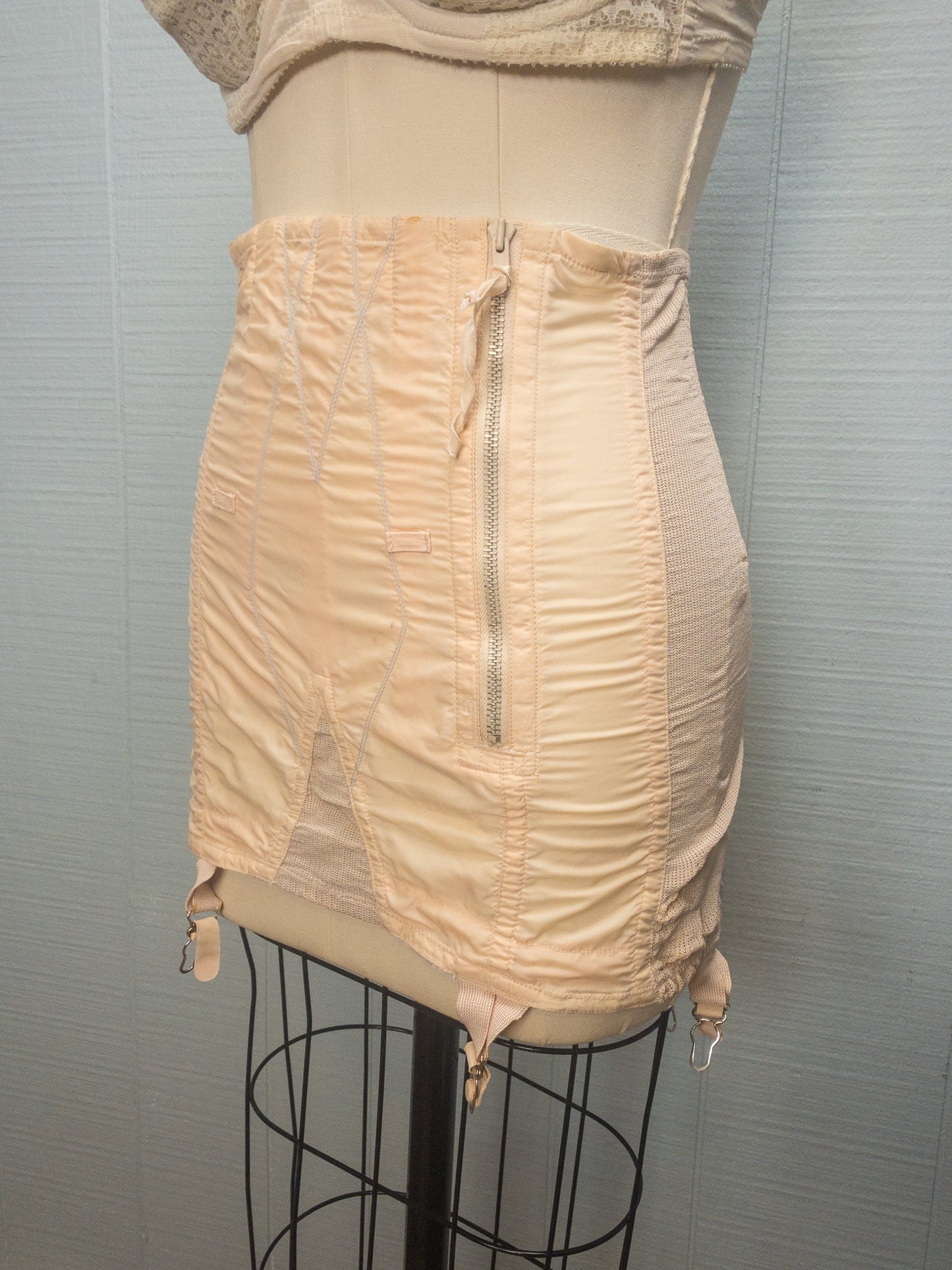 40's 50's Peach Pink Nemo Zip Girdle
