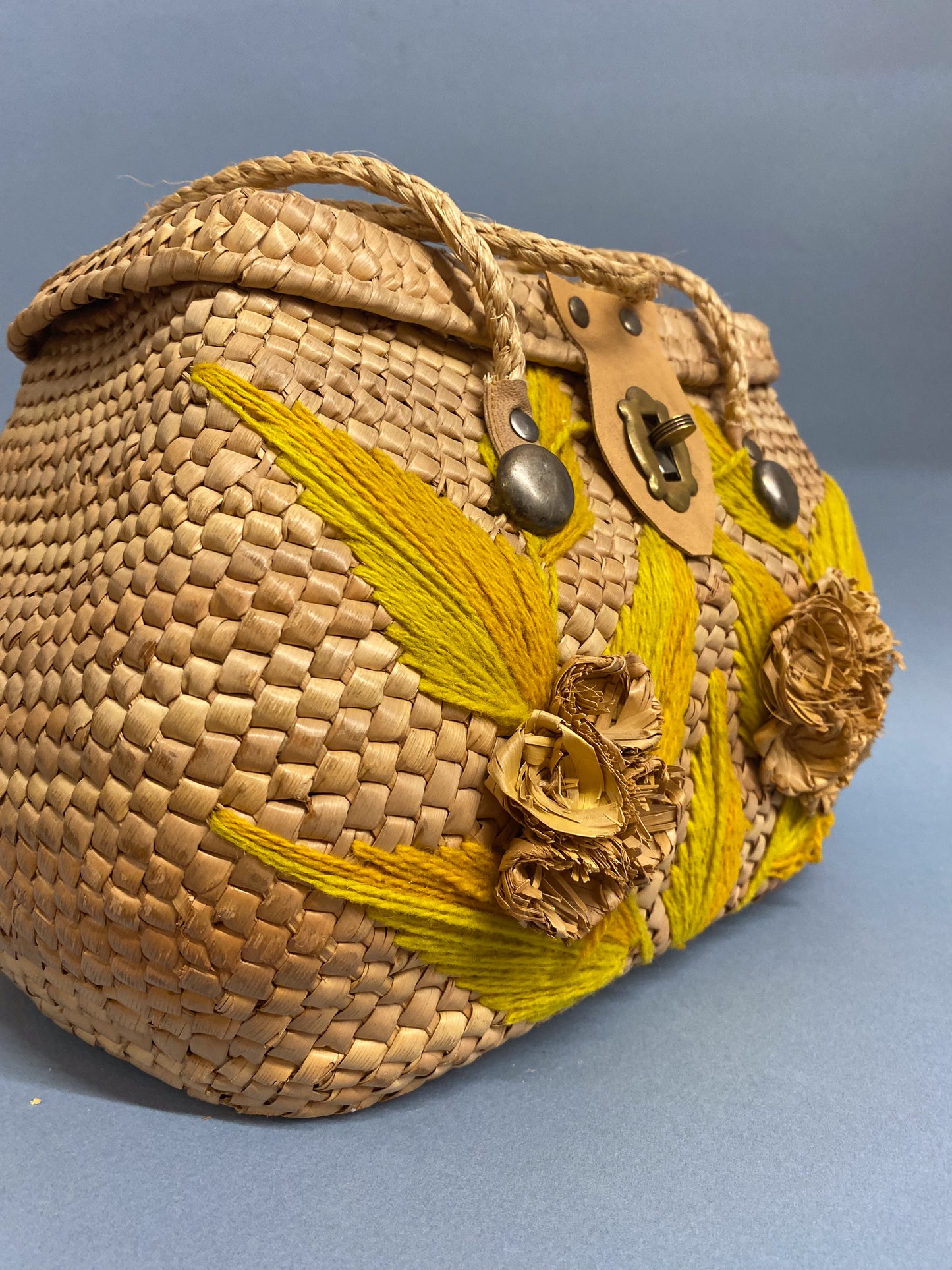 50's 60's Mrs. Maisel Rattan Straw Box Purse Yellow Yarn Floral