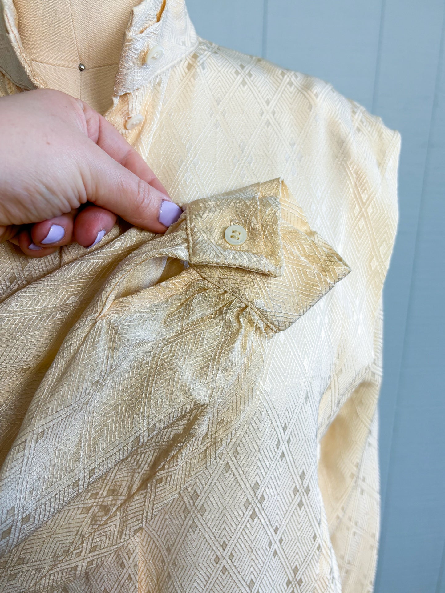 80's Cream Silk Diamond Pattern Blouse Stand Collar "Cassidy" | M