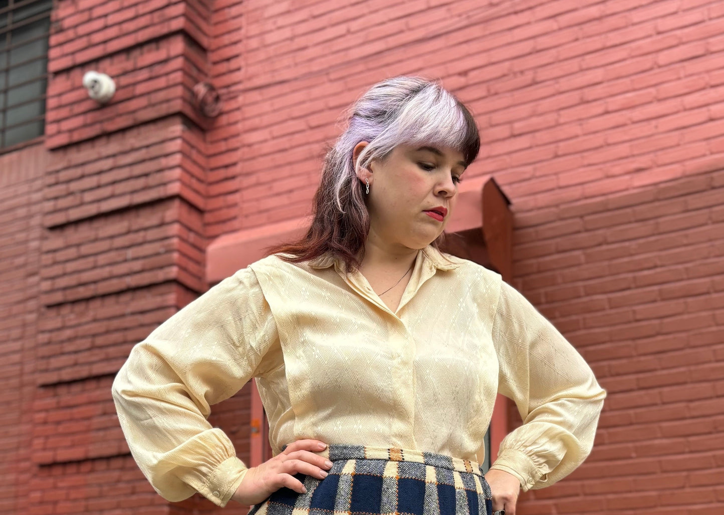 80's Cream Silk Diamond Pattern Blouse Stand Collar "Cassidy" | M