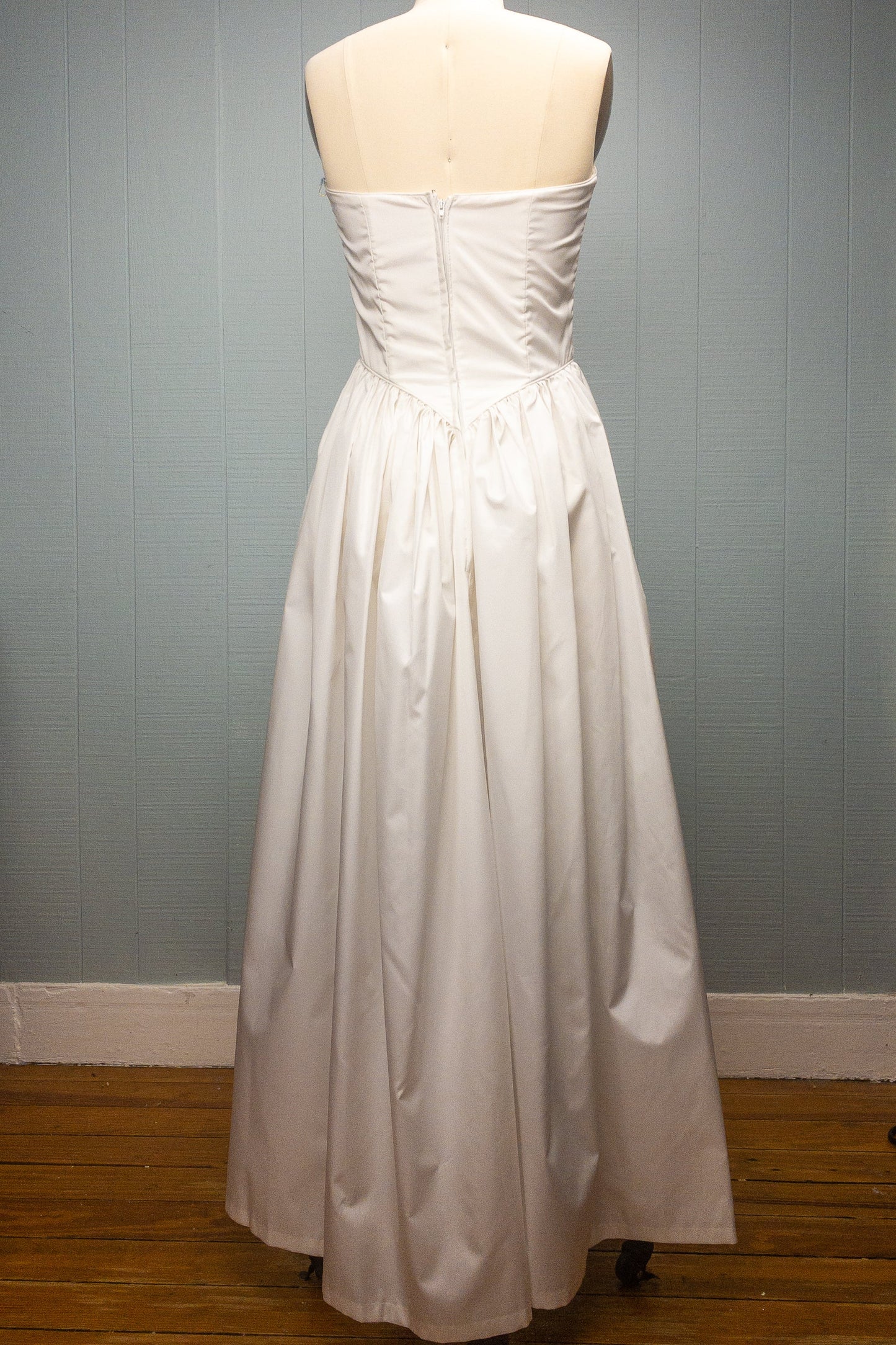 80's White Princess Strapless Gown | XS/S