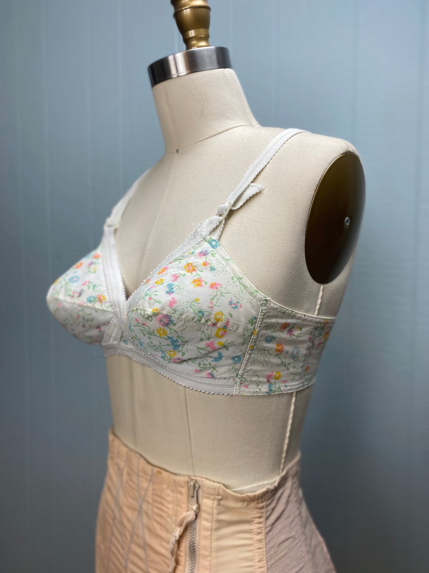 60's Pastel Floral Bullet Bra | 32DD/E