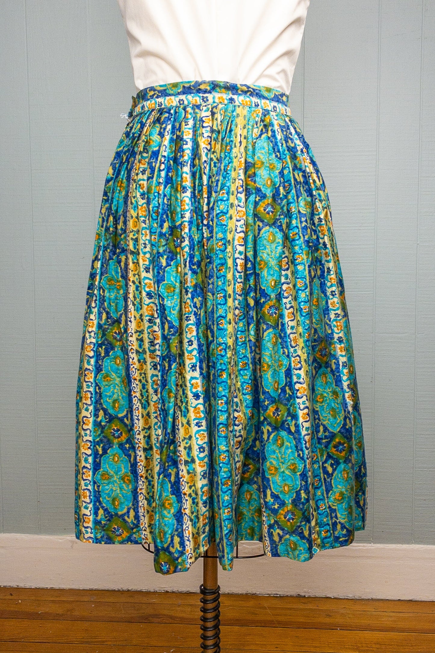 50s Blues & Poppy Skirt | 29"
