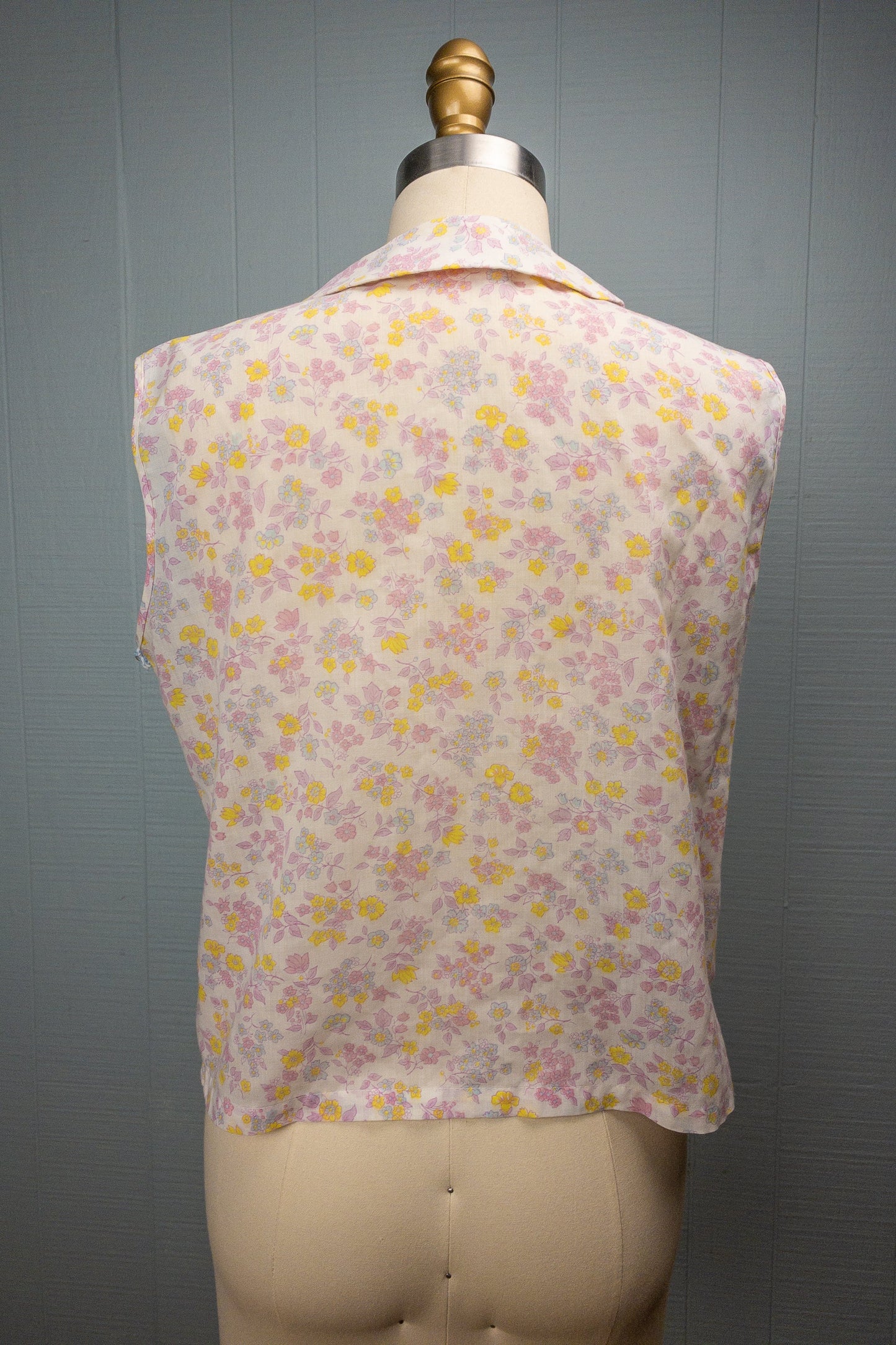 60's Light as Air Floral Blouse | S/M