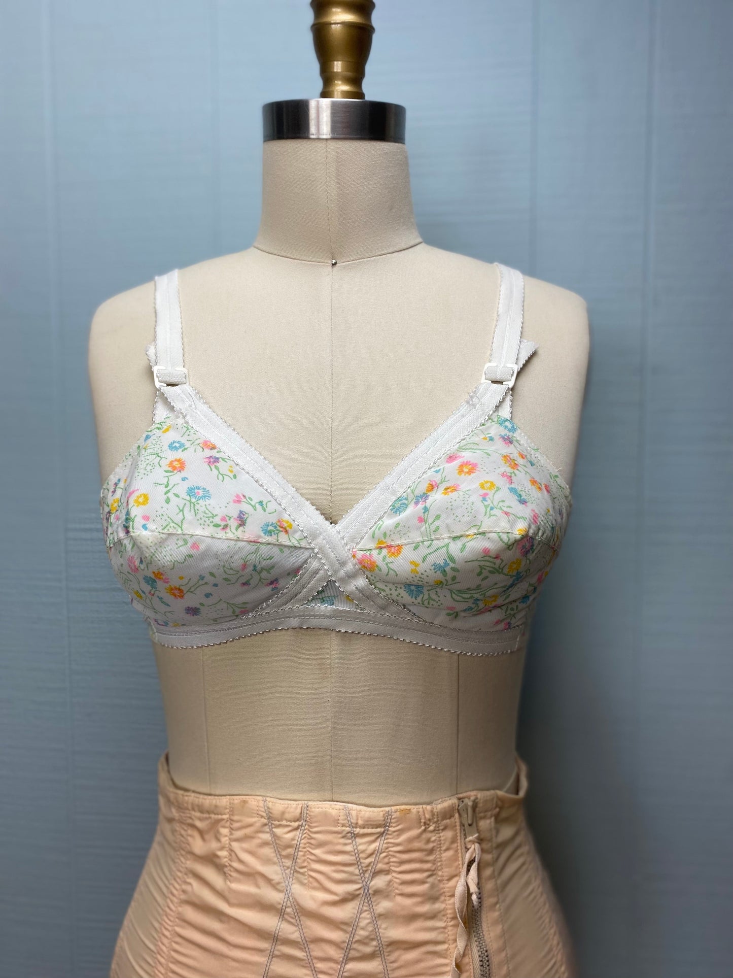 60's Pastel Floral Bullet Bra | 32DD/E