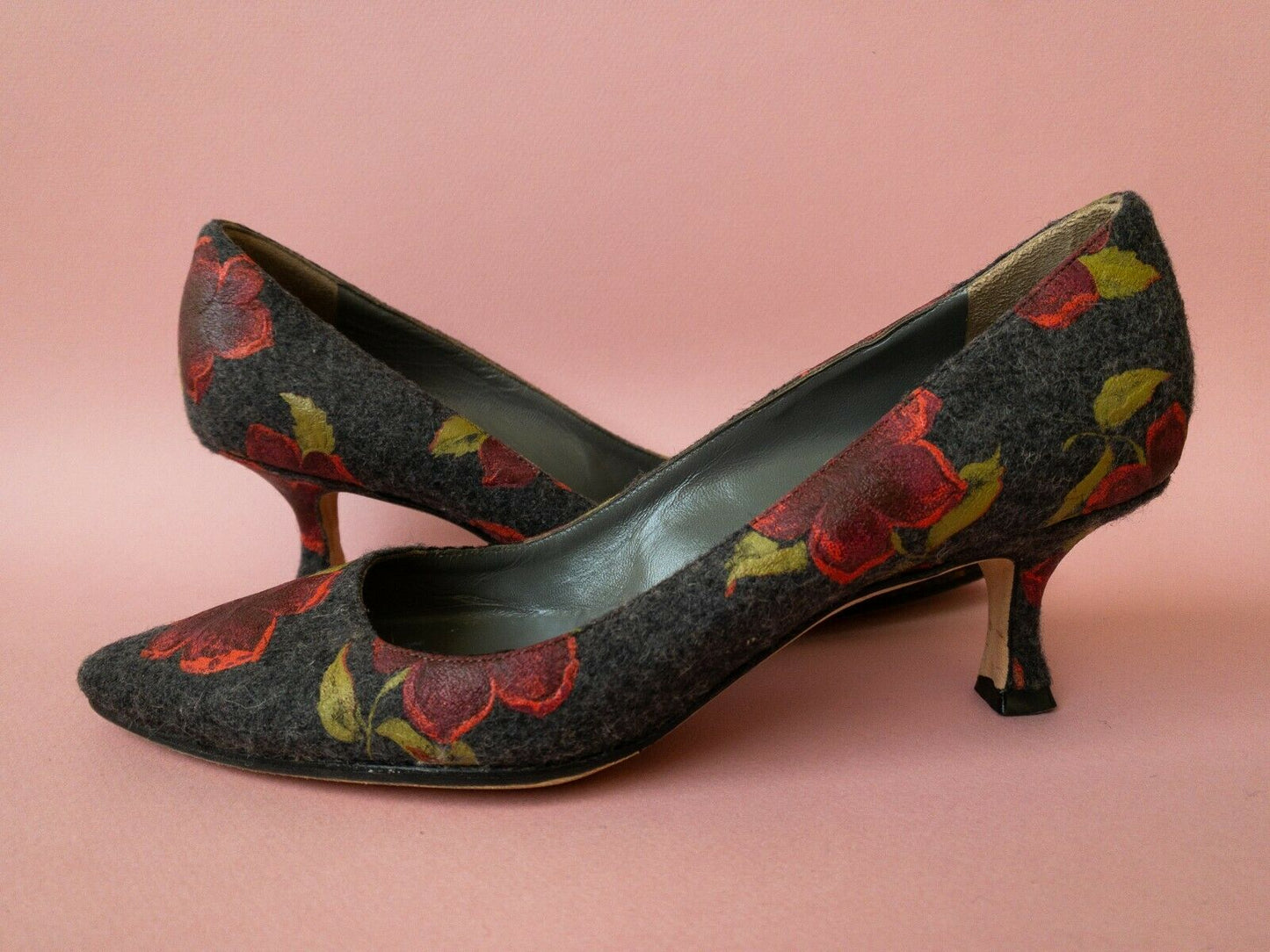 *Manolo Blahnik* Red Painted Roses & Grey Wool Kitten Heel | 36.5 /6.5